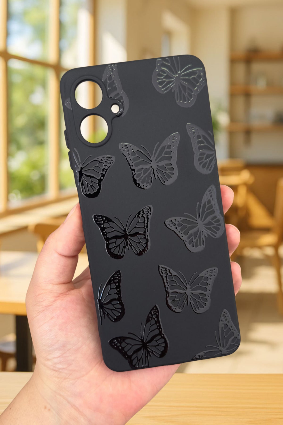 Samsung Galaxy A07 Uyumlu Siyah Kelebek Desenli Silikon Darbe Emici Klasik Korumalı Rubber Kılıf