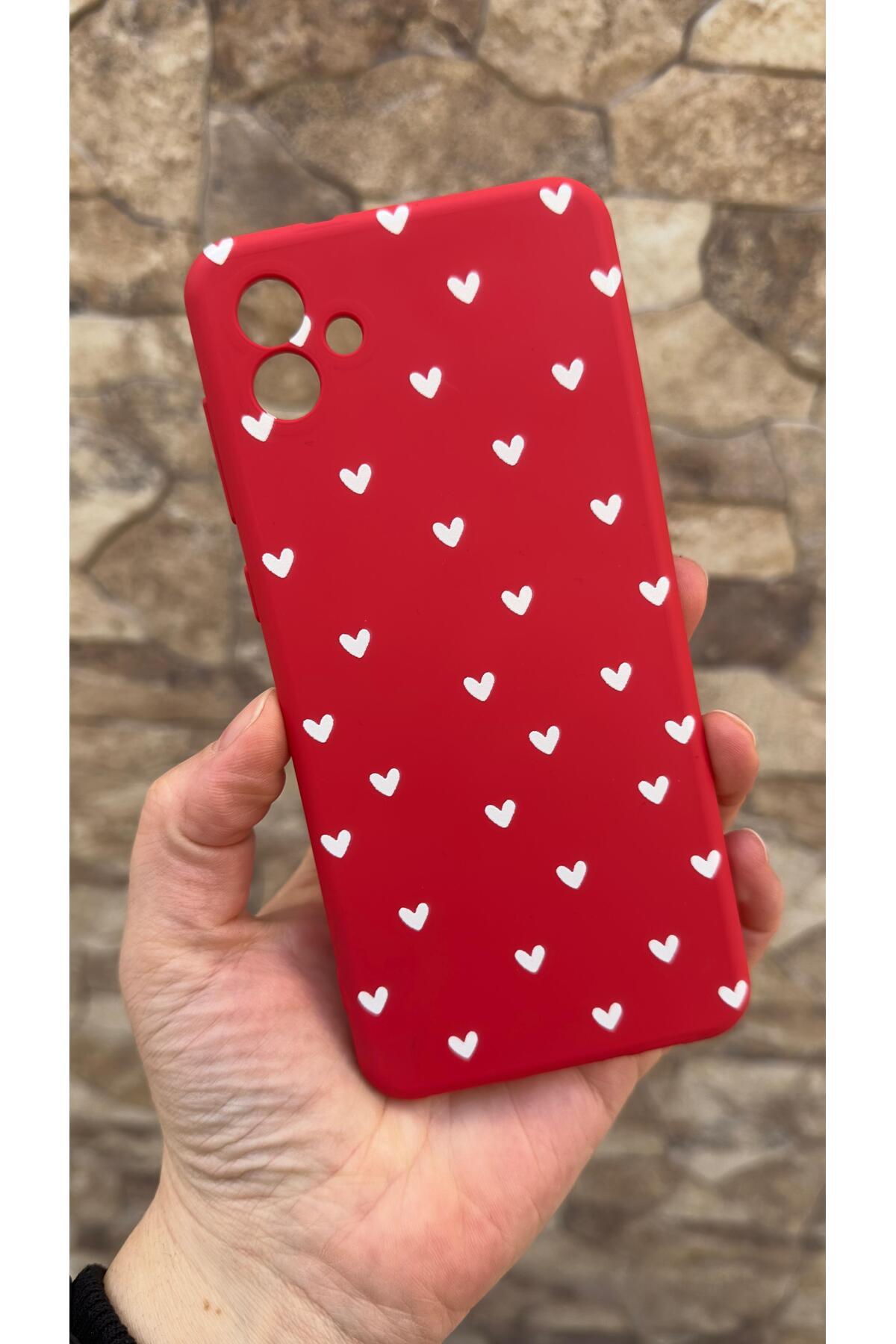Samsung Galaxy A04 Uyumlu Mini Beyaz Kalp Desenli Silikon Darbe Emici Klasik Korumalı Rubber Kılıf