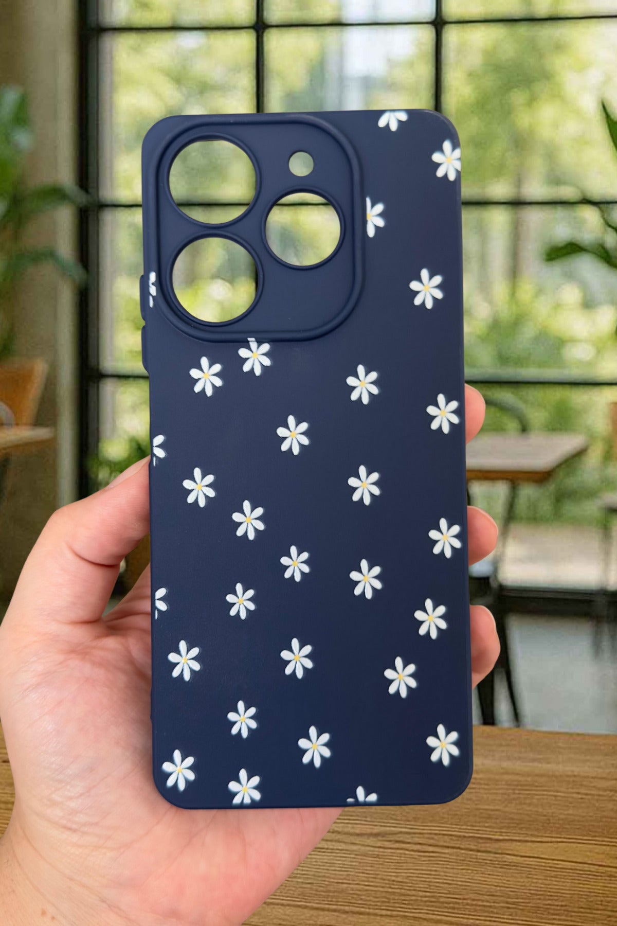 Tecno Spark 10 PRO Uyumlu Mini Papatya Desenli Silikon Darbe Emici Klasik Korumalı Rubber Kılıf