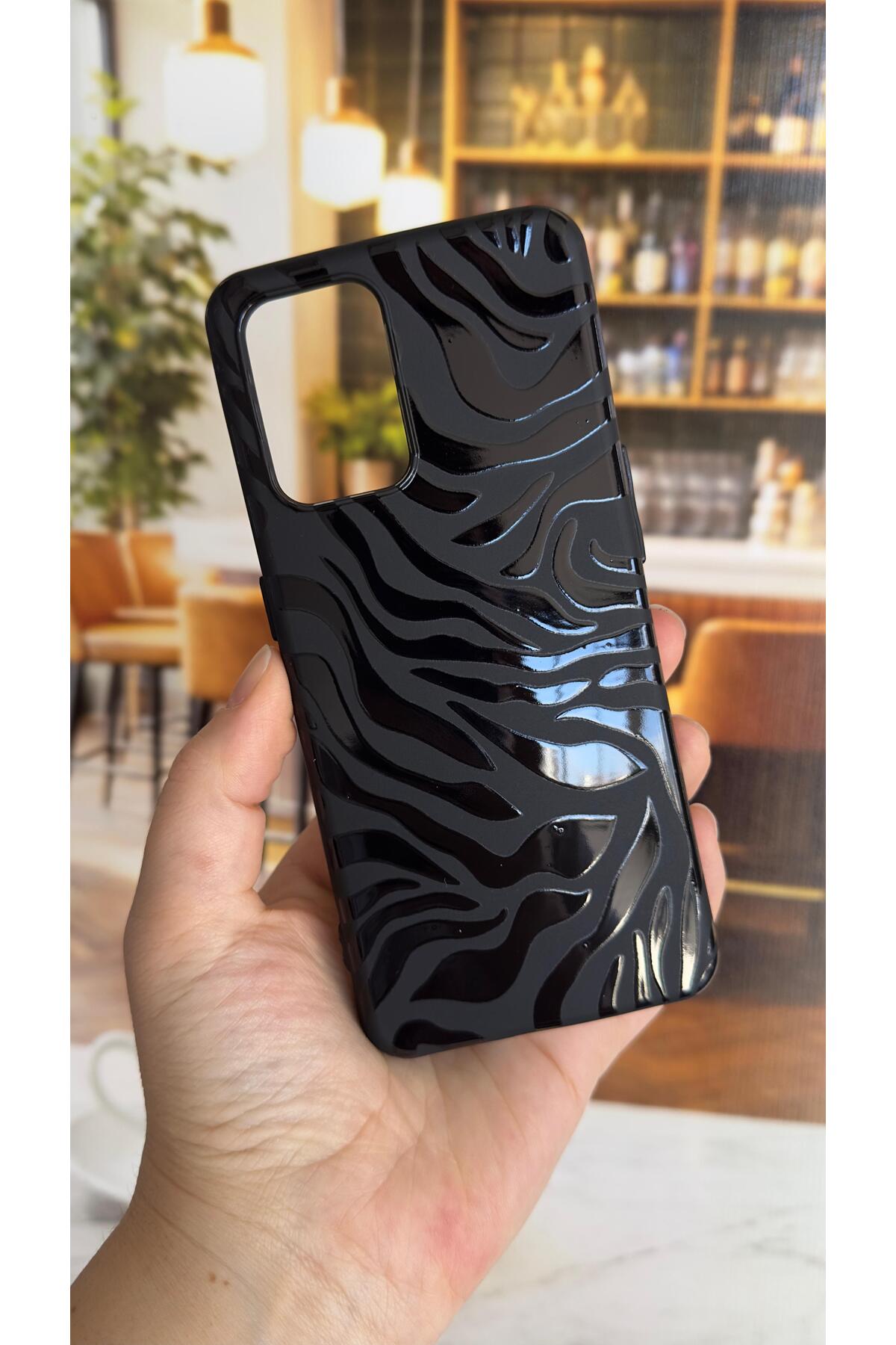 Oppo A55 Uyumlu Zebra Desenli Silikon Darbe Emici Klasik Korumalı Rubber Kılıf
