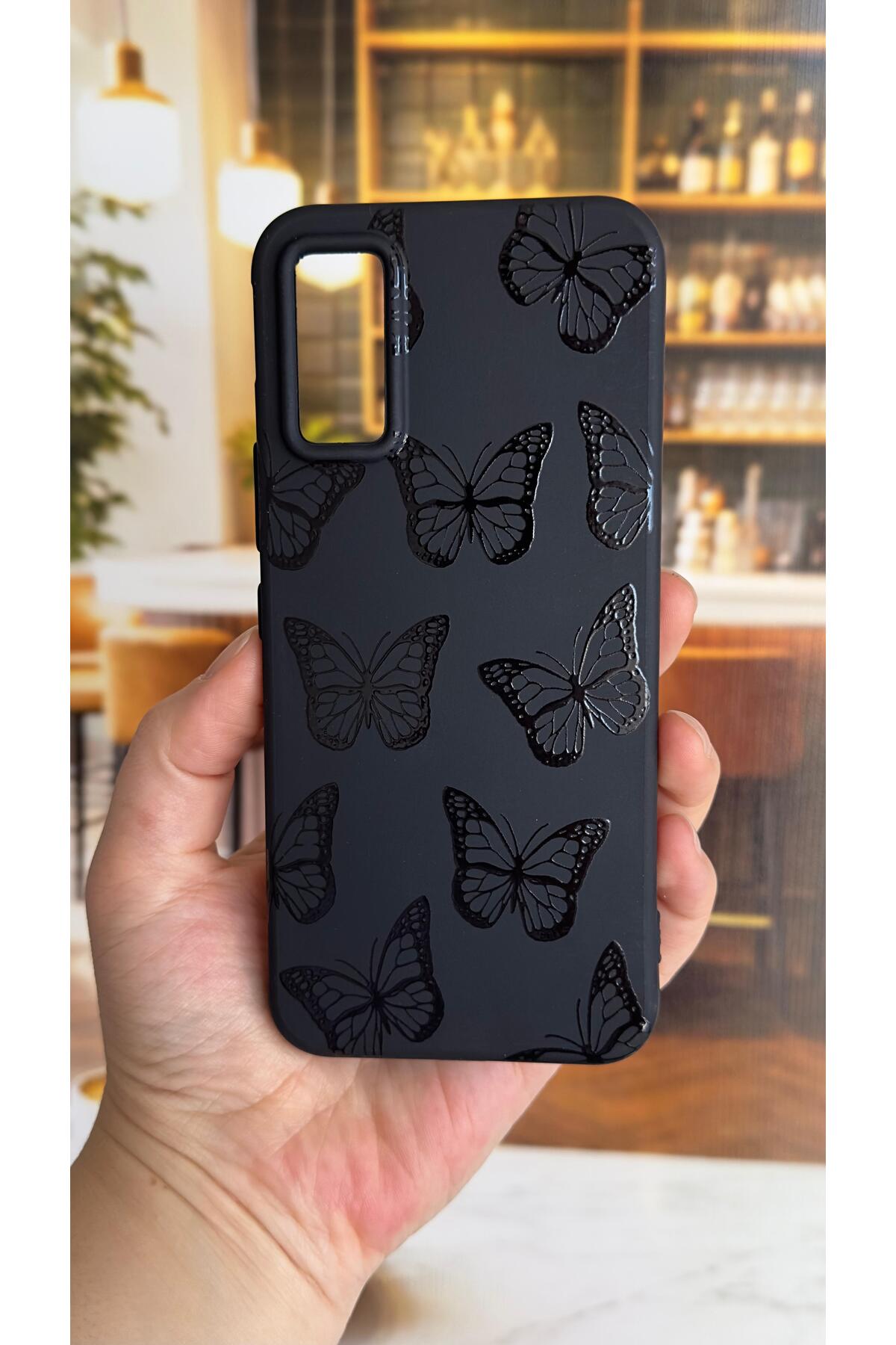 Infinix GT 30 Pro Uyumlu Siyah Kelebek Desenli Silikon Darbe Emici Klasik Korumalı Rubber Kılıf