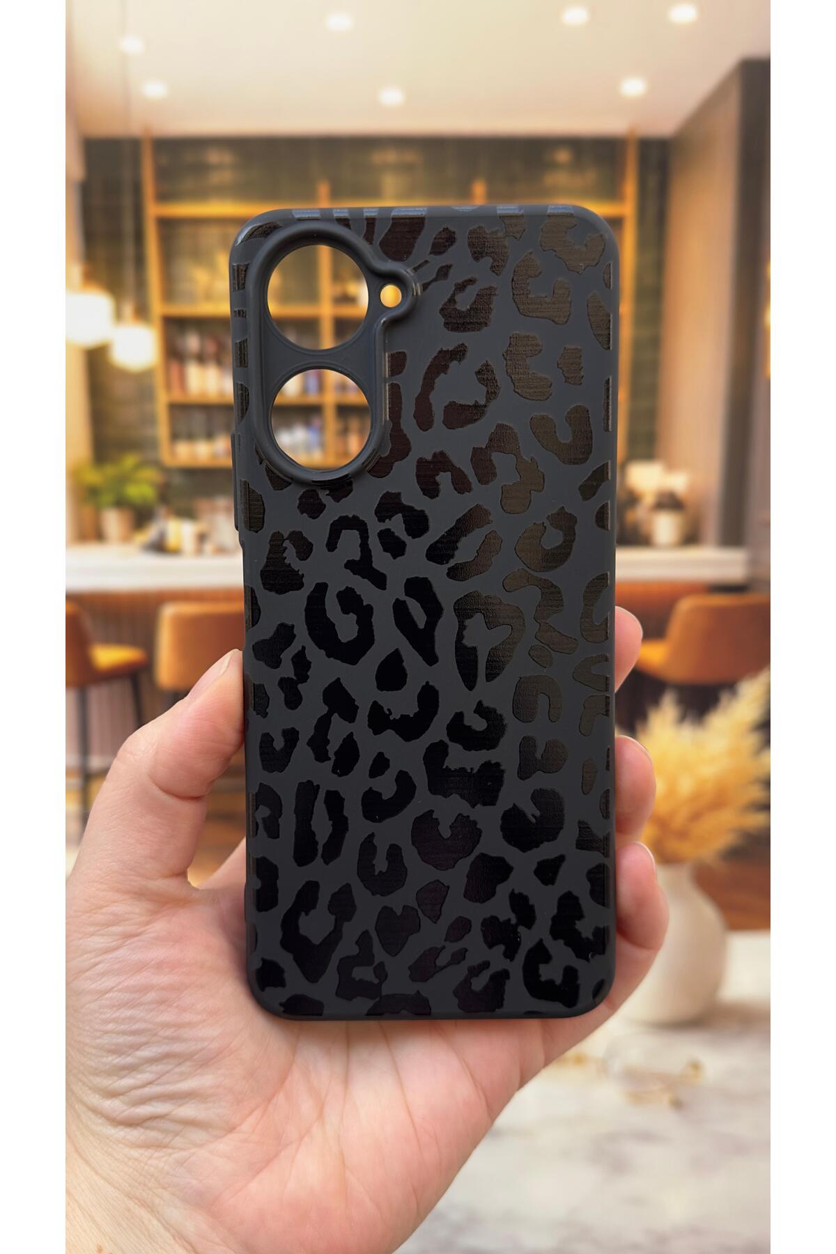 Realme 10 Uyumlu Siyah Leopar Desenli Silikon Darbe Emici Klasik Korumalı Rubber Kılıf