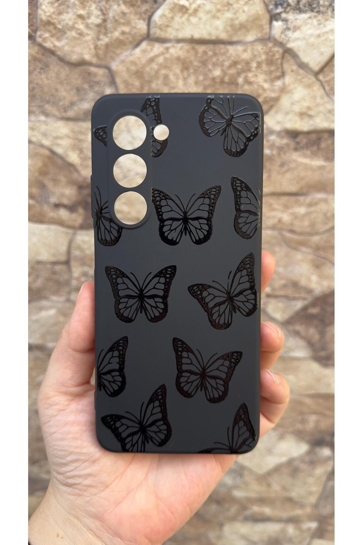 Samsung Galaxy A17 Uyumlu Siyah Kelebek Desenli Silikon Darbe Emici Klasik Korumalı Rubber Kılıf