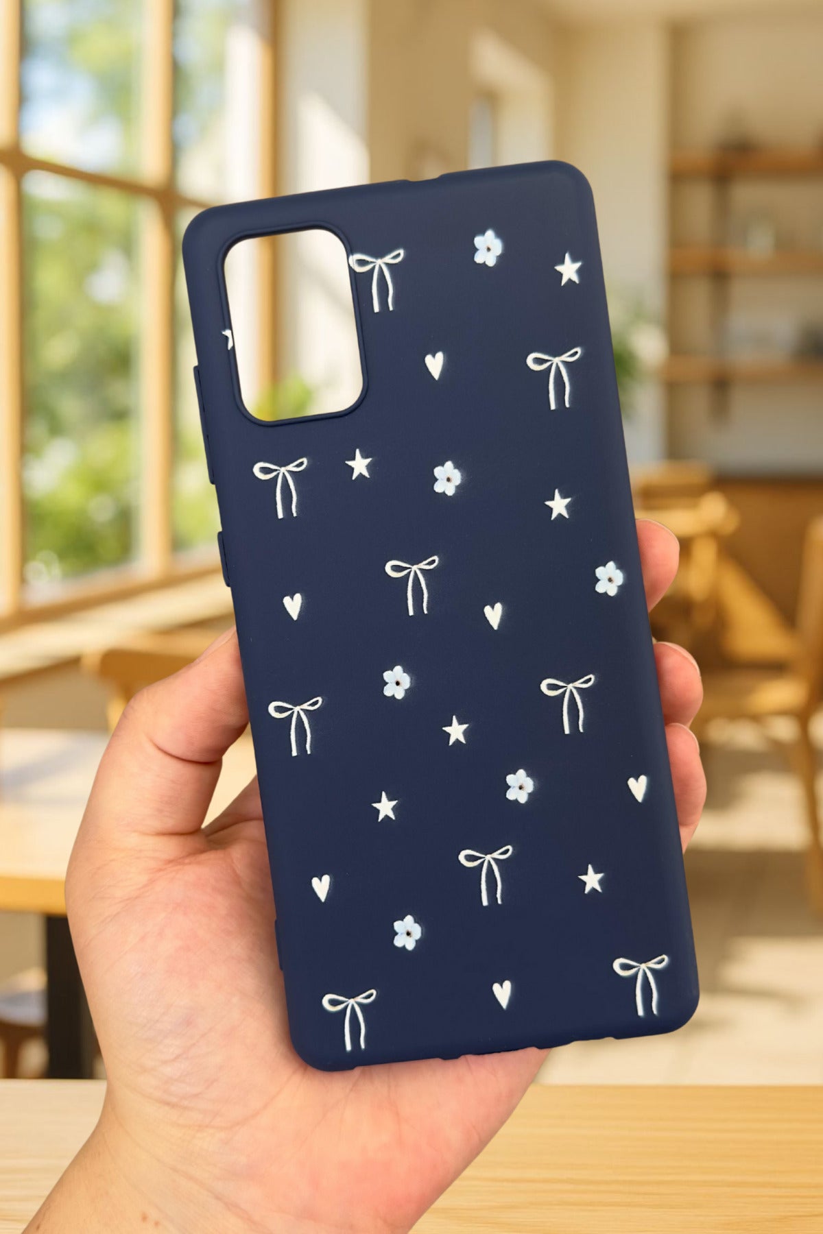 Samsung Galaxy A31 Uyumlu Mini Fiyonk Desenli Silikon Darbe Emici Klasik Korumalı Rubber Kılıf