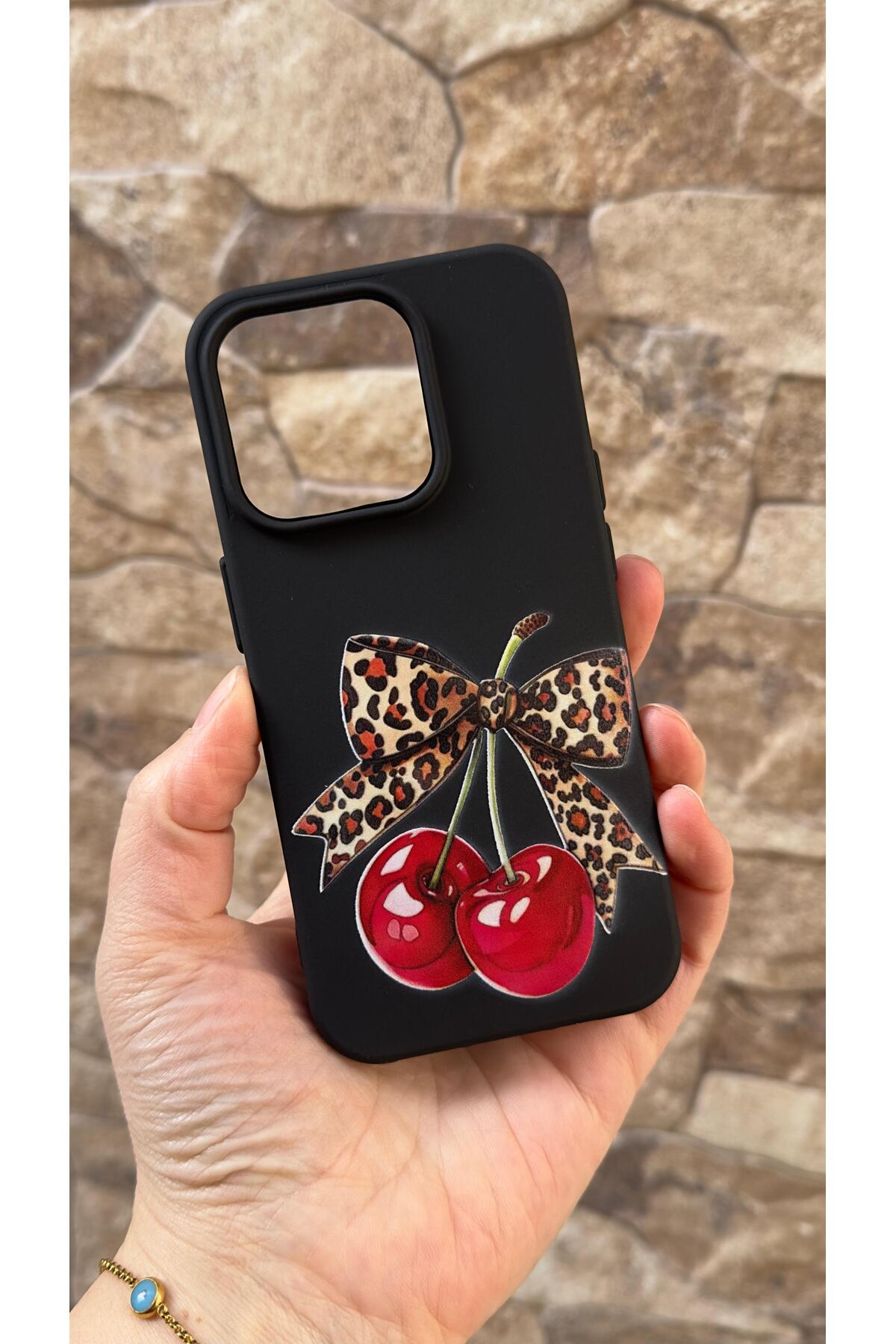 Iphone 15 Pro Uyumlu Kiraz Fiyonk Leopar Desenli Silikon Darbe Emici Klasik Korumalı Rubber Kılıf