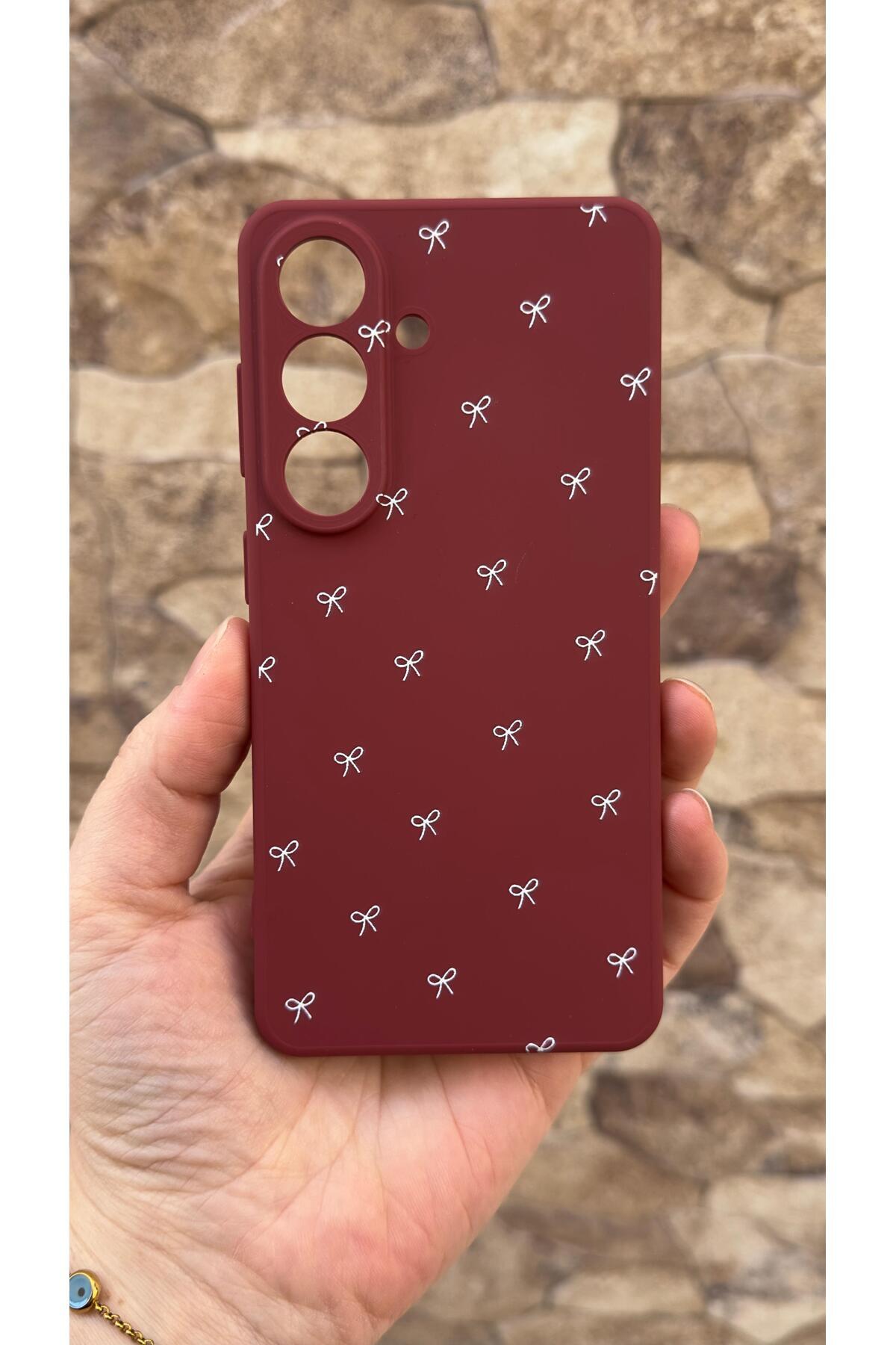 Samsung Galaxy S26 Uyumlu Beyaz Fiyonk Desenli Silikon Darbe Emici Klasik Korumalı Rubber Kılıf