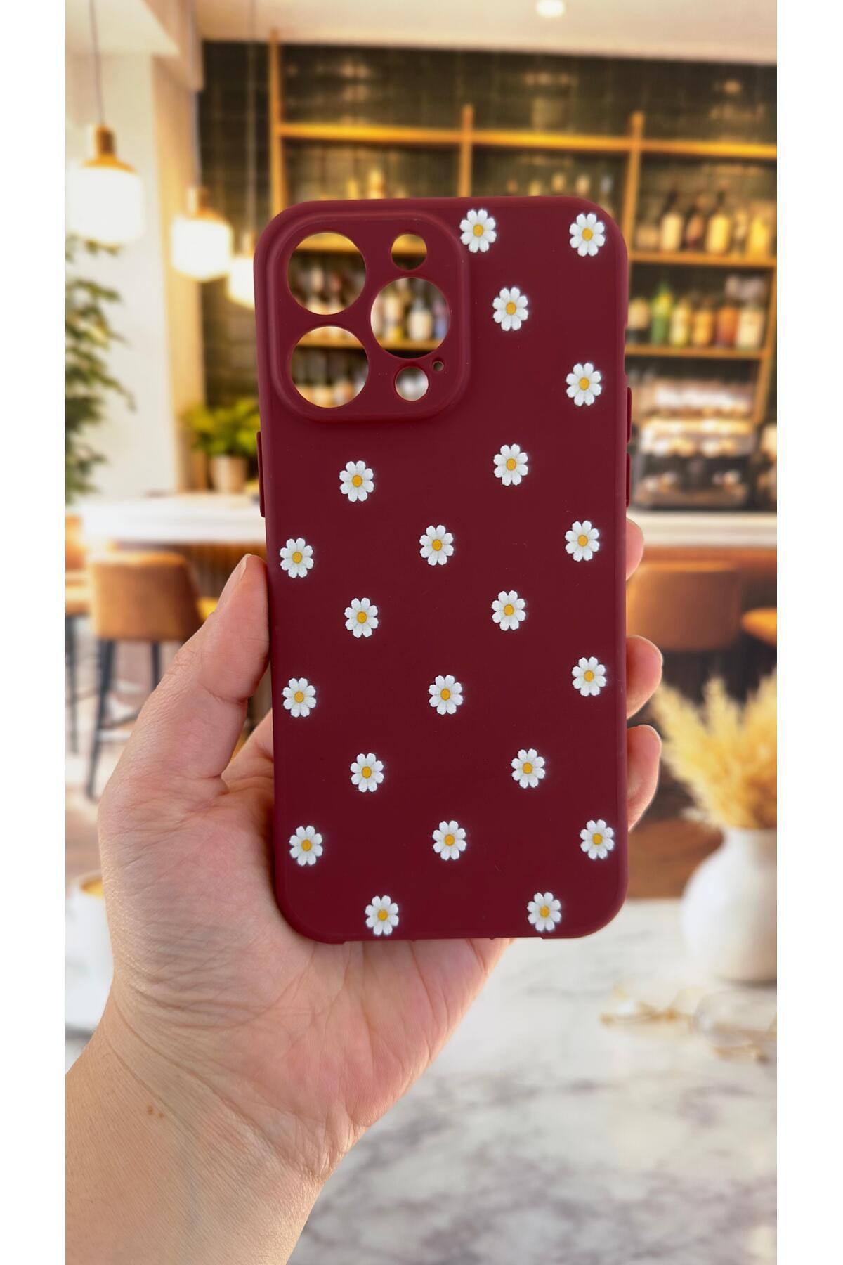iPhone 13 Pro Max Uyumlu Beyaz Papatya Desenli Silikon Darbe Emici Klasik Korumalı Rubber Kılıf