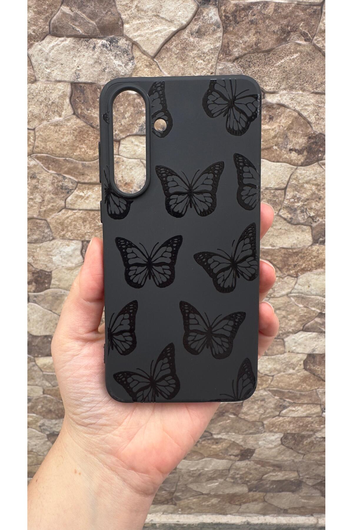 Samsung Galaxy S25 FE Uyumlu Siyah Kelebek Desenli Silikon Darbe Emici Klasik Rubber Kılıf 277