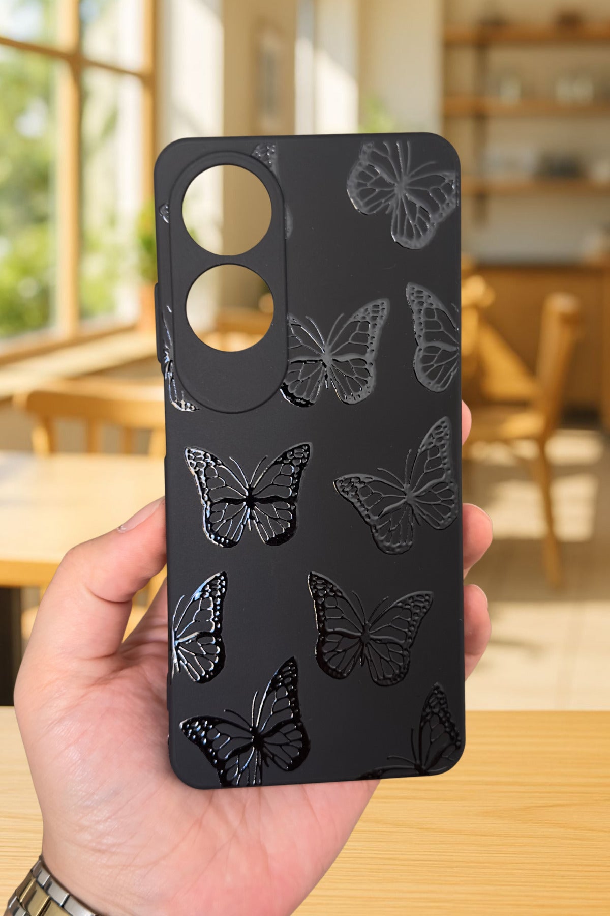 Oppo A60 Uyumlu Siyah Kelebek Desenli Silikon Darbe Emici Klasik Korumalı Rubber Kılıf