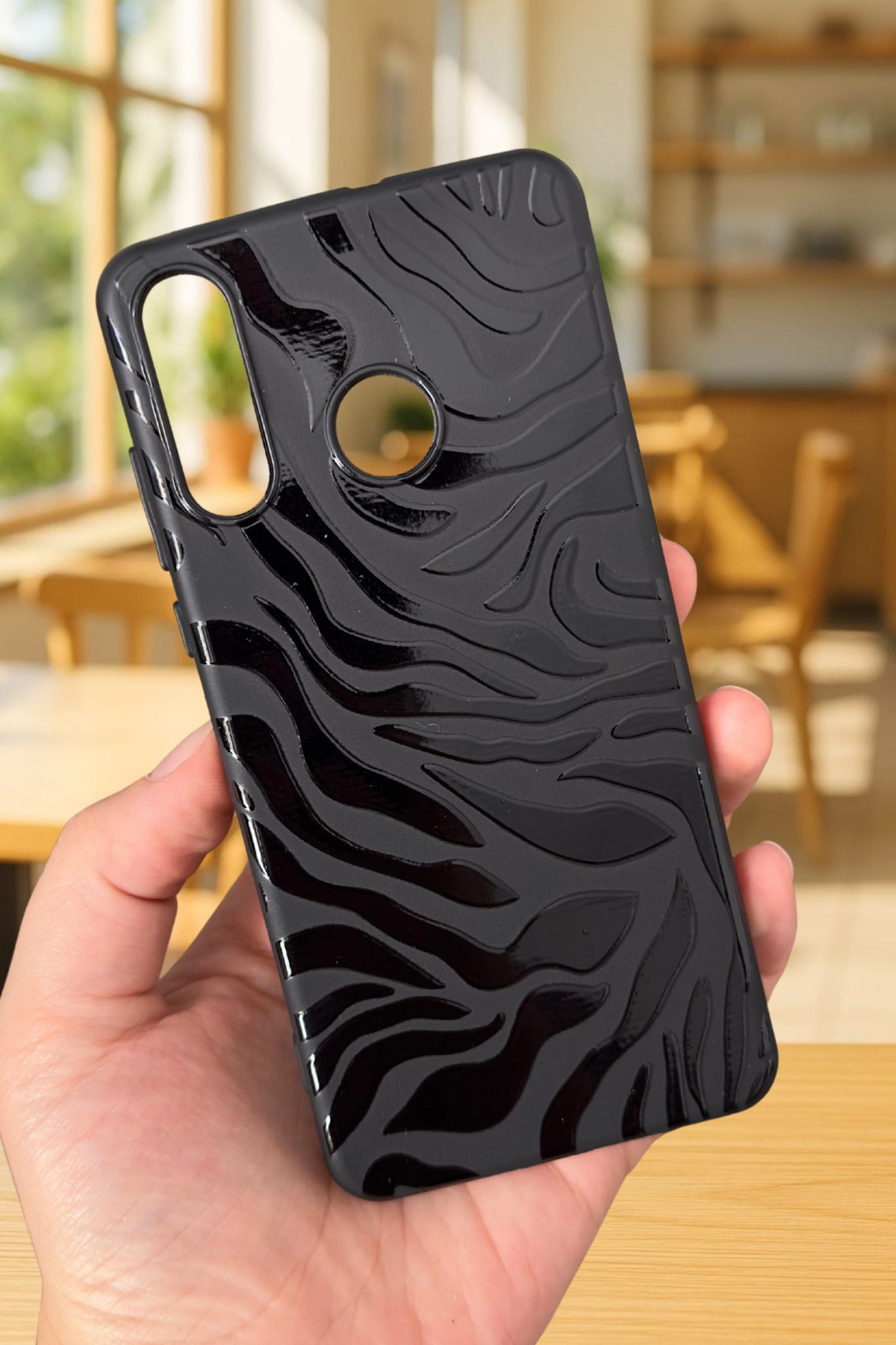 HUAWEİ P20 LİTE Uyumlu Zebra Desenli Silikon Darbe Emici Klasik Korumalı Rubber Kılıf