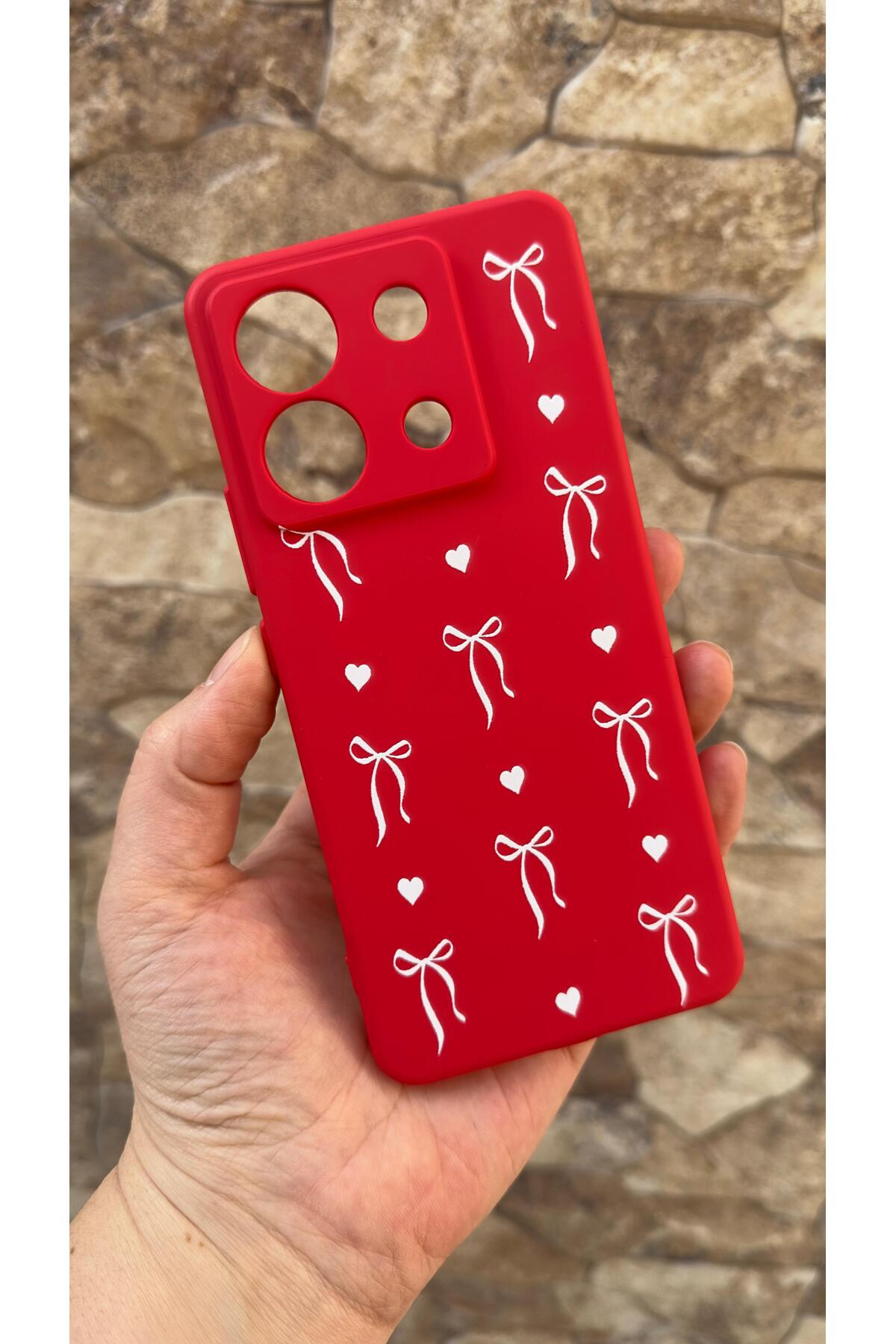 Redmi Note 13 Pro 5G Uyumlu Kalpli Fiyonk Desenli Silikon Darbe Emici Klasik Korumalı Rubber Kılıf