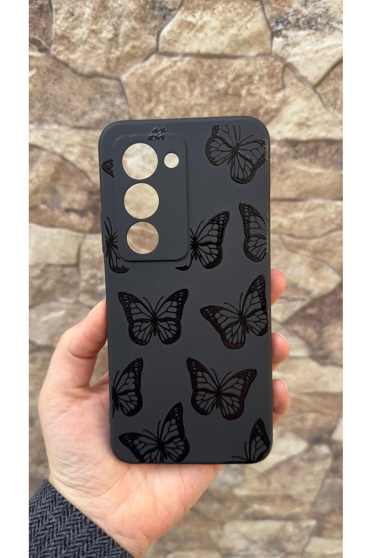 Redmi 15 Uyumlu Siyah Kelebek Desenli Silikon Darbe Emici Klasik Korumalı Rubber Kılıf