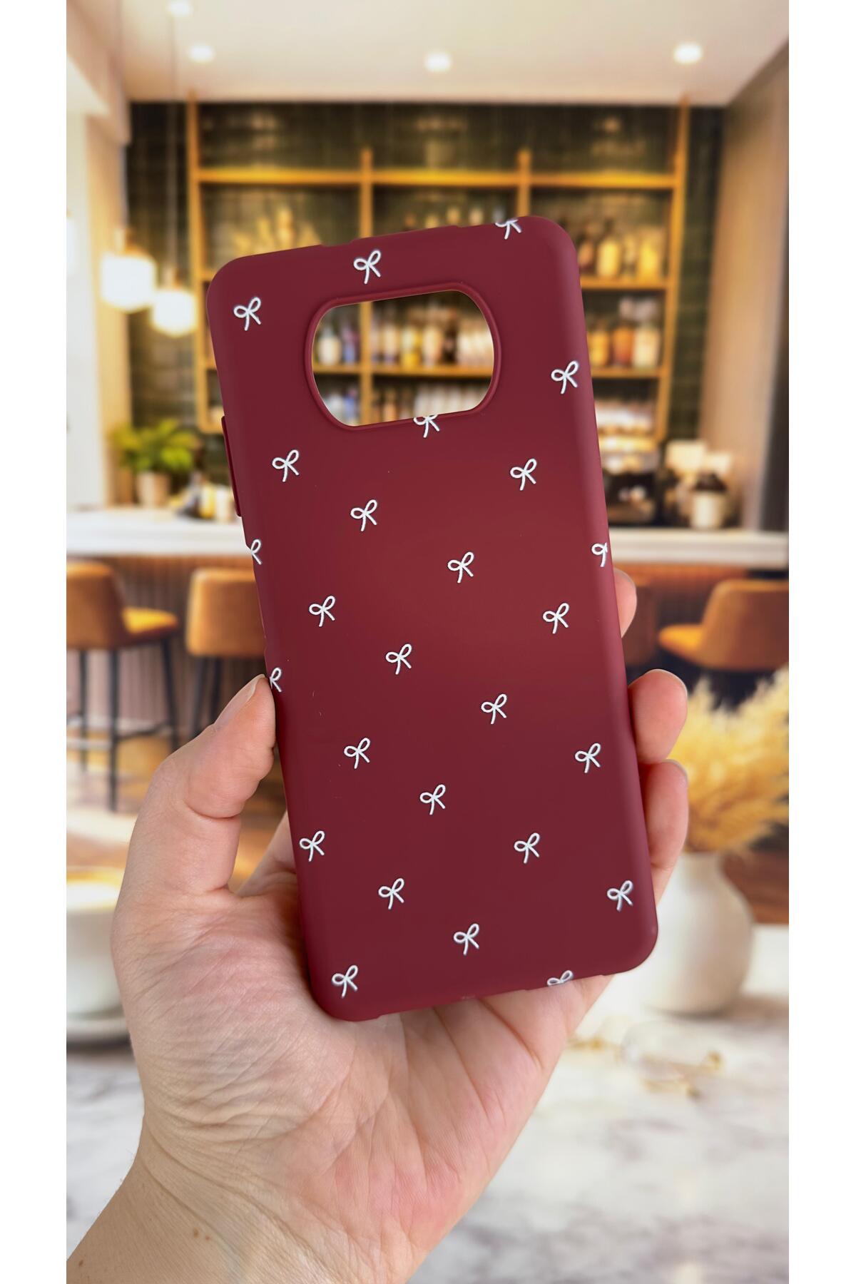 Poco X3 ve X3 Pro Uyumlu Beyaz Fiyonk Desenli Silikon Darbe Emici Klasik Korumalı Rubber Kılıf