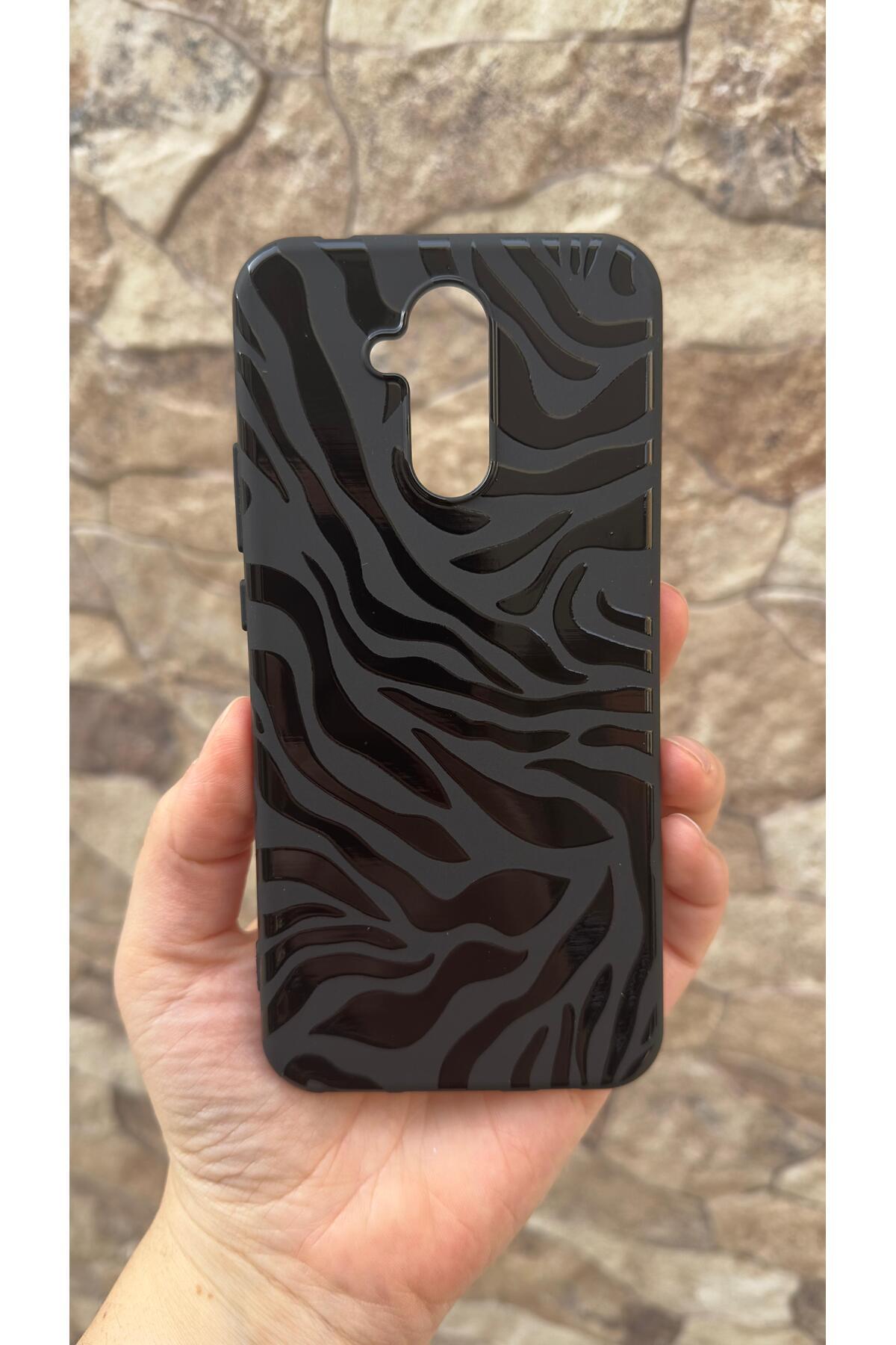HUAWEİ Mate 20 Lite Uyumlu Zebra Desenli Silikon Darbe Emici Klasik Korumalı Rubber Kılıf
