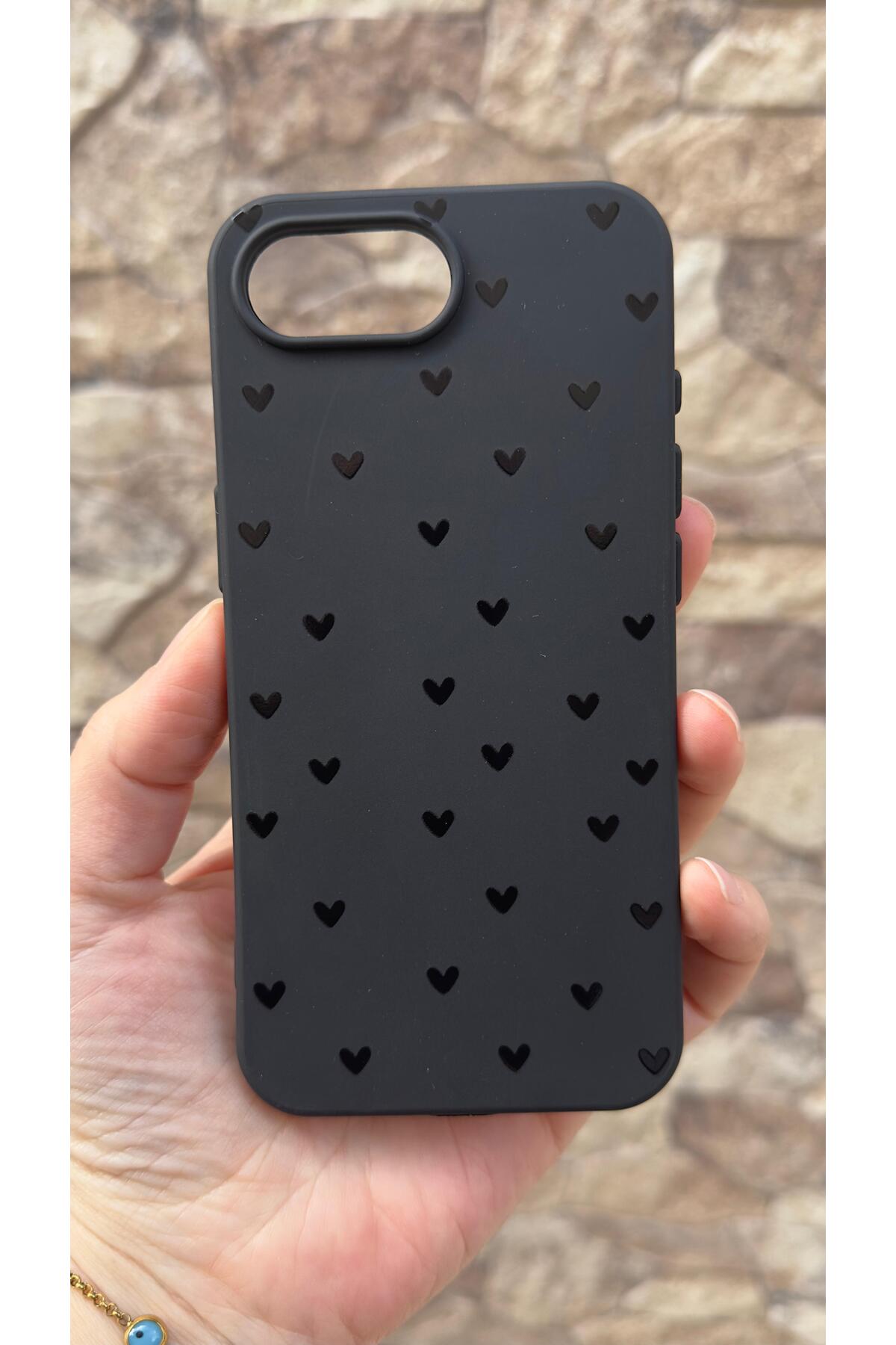 İphone 16E Uyumlu Mini Siyah Kalp Desenli Silikon Darbe Emici Klasik Korumalı Rubber Kılıf