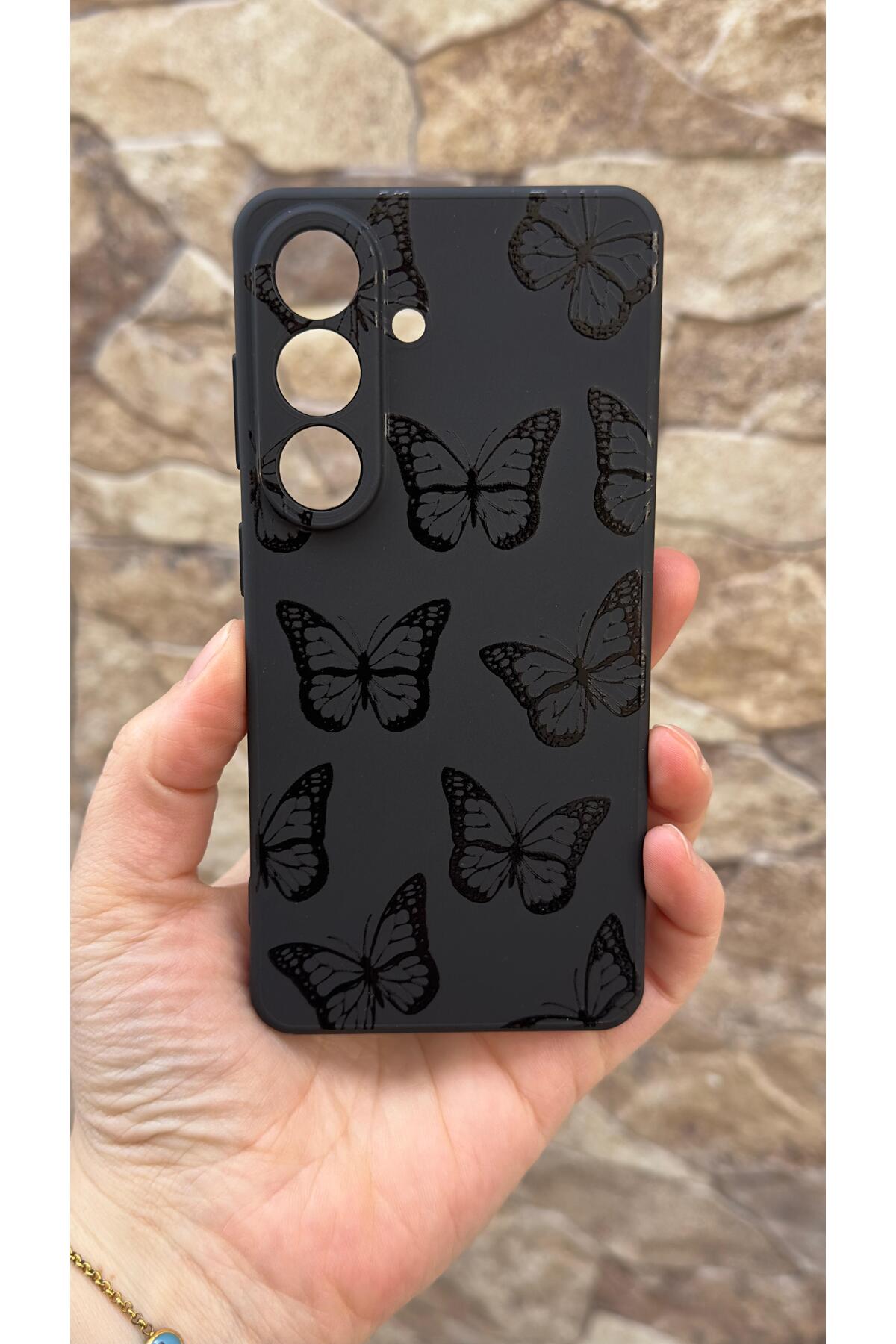 Samsung Galaxy S26 Uyumlu Siyah Kelebek Desenli Silikon Darbe Emici Klasik Korumalı Rubber Kılıf