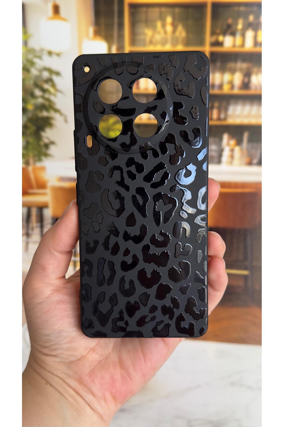Tecno Camon 30 Uyumlu Leopar Desenli Silikon Darbe Emici Klasik Korumalı Rubber Kılıf