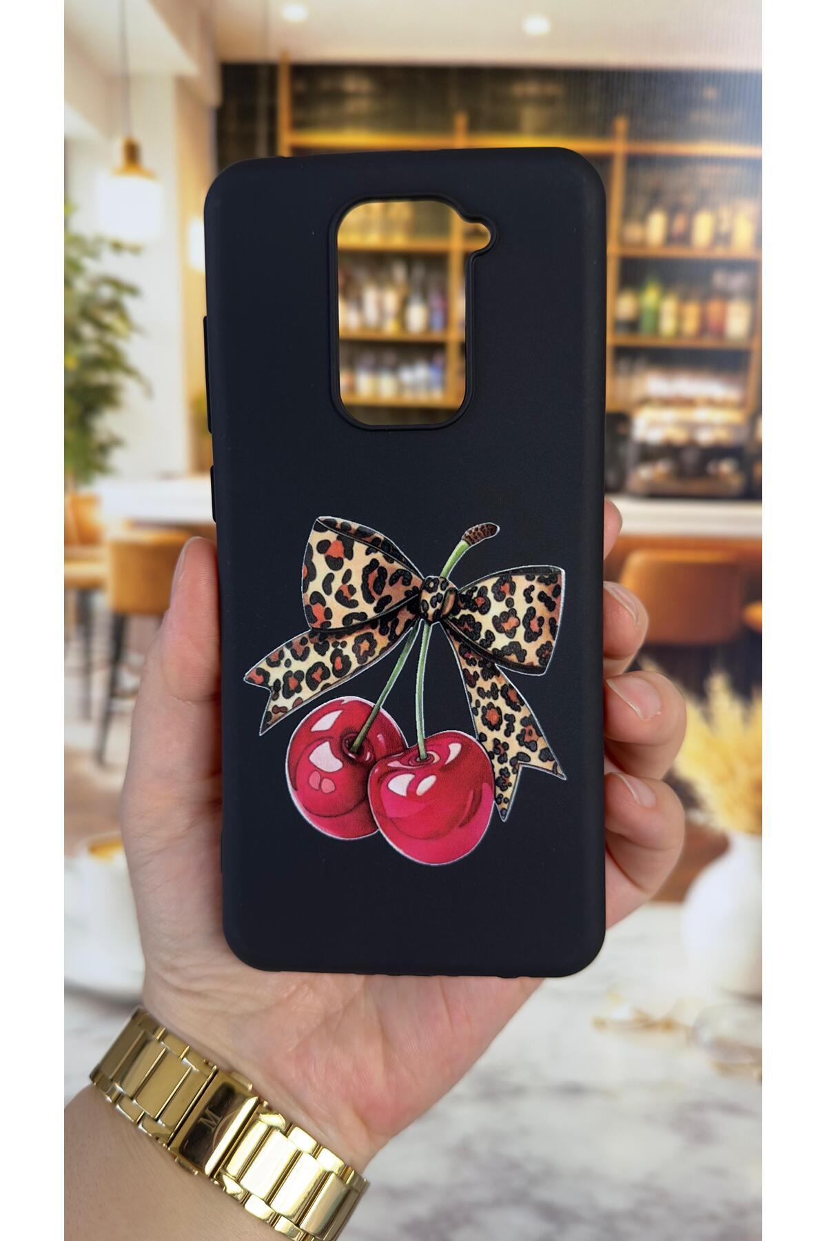 Redmi Note 9 Uyumlu Kiraz Fiyonk Leopar Desenli Silikon Darbe Emici Klasik Korumalı Rubber Kılıf