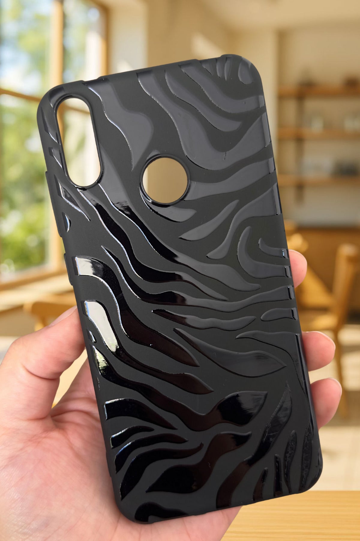 HUAWEİ Y6 2019 Uyumlu Zebra Desenli Silikon Darbe Emici Klasik Korumalı Rubber Kılıf