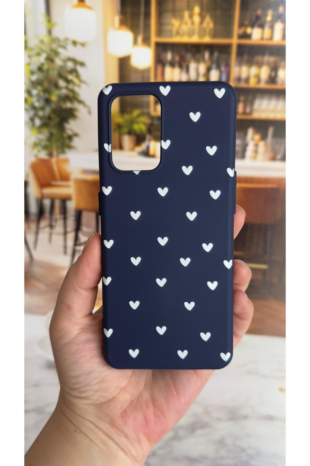 Oppo A74 Uyumlu Silikon Mini Beyaz Kalp Desenli Darbe Emici Klasik Korumalı Rubber Kılıf
