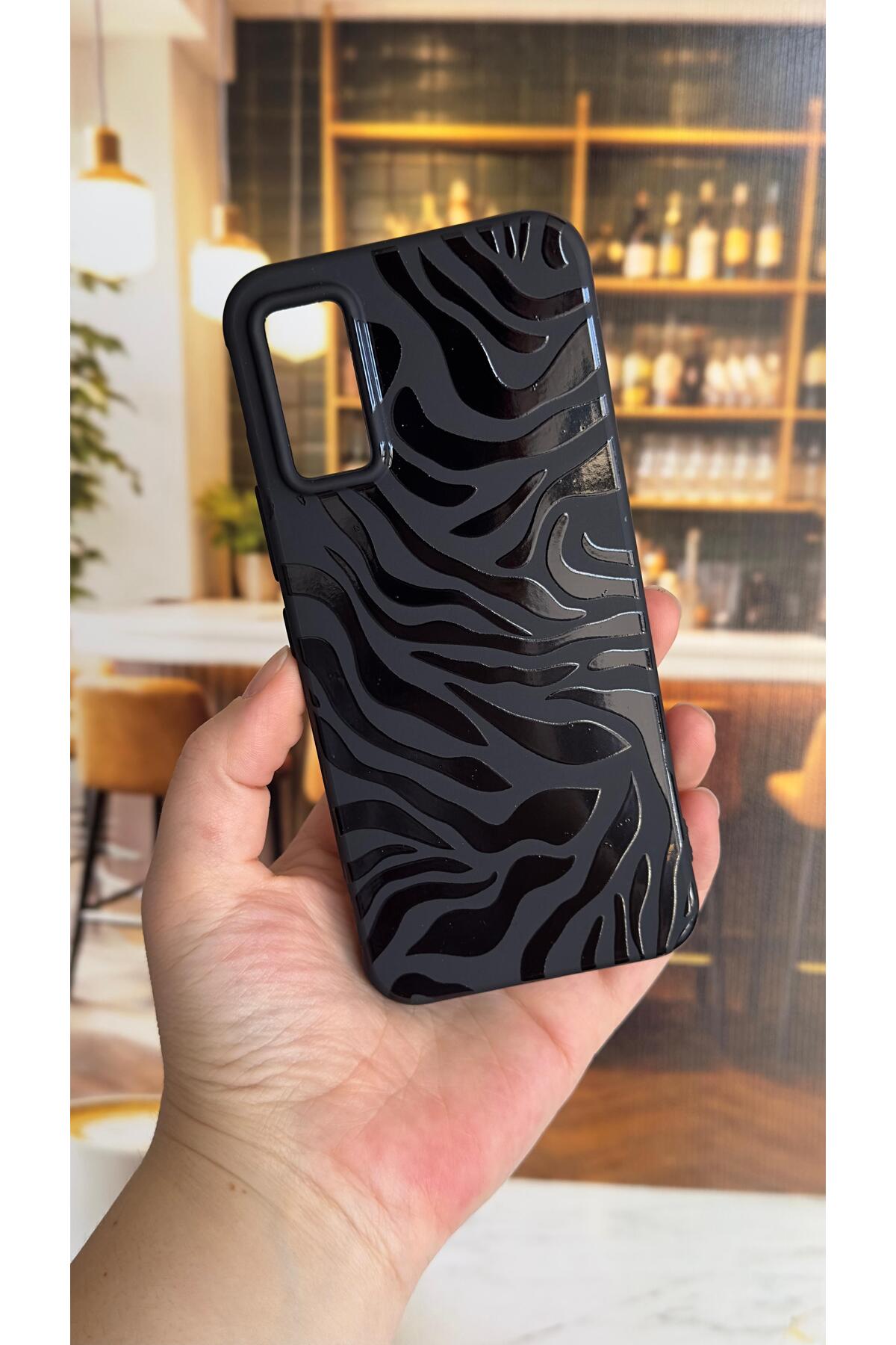 Infinix GT 30 Pro Uyumlu Zebra Desenli Silikon Darbe Emici Klasik Korumalı Rubber Kılıf
