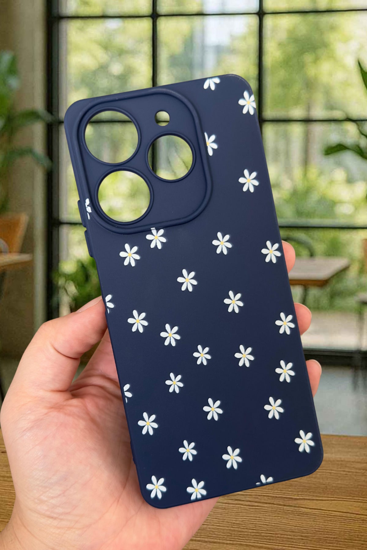 Tecno Spark 10 PRO Uyumlu Mini Papatya Desenli Silikon Darbe Emici Klasik Korumalı Rubber Kılıf