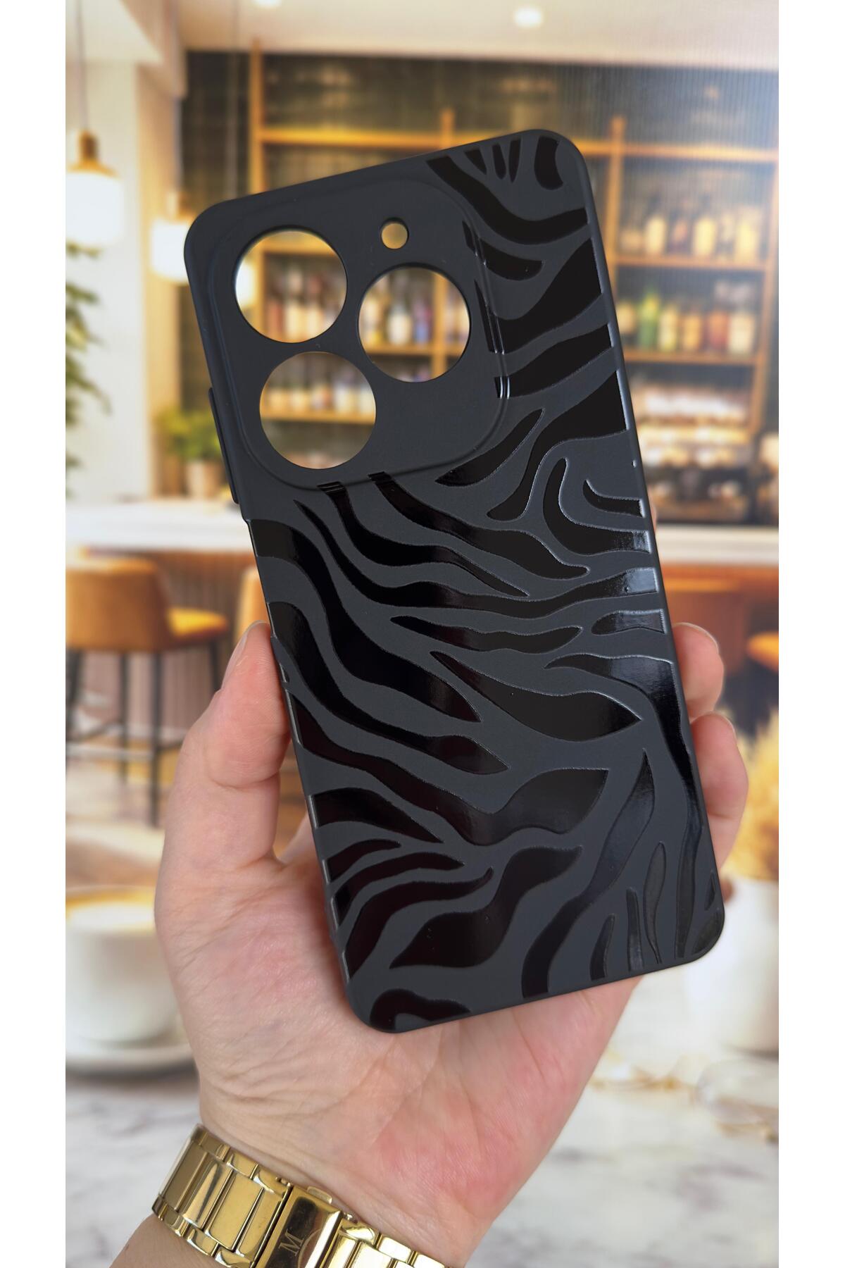 Tecno Spark 20/20C Uyumlu Zebra Desenli Silikon Darbe Emici Klasik Korumalı Rubber Kılıf
