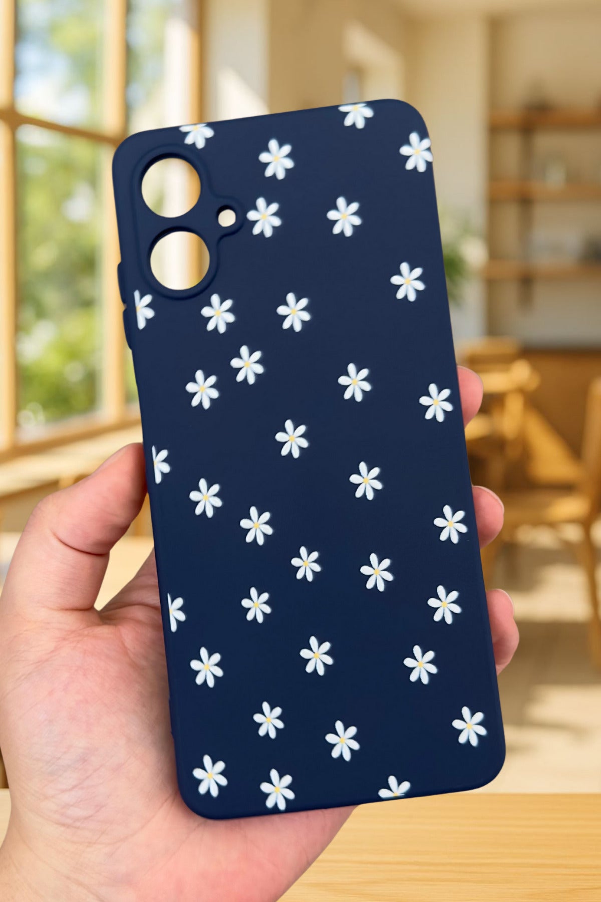 Samsung Galaxy A07 Uyumlu Mini Papatya Desenli Silikon Darbe Emici Klasik Korumalı Rubber Kılıf