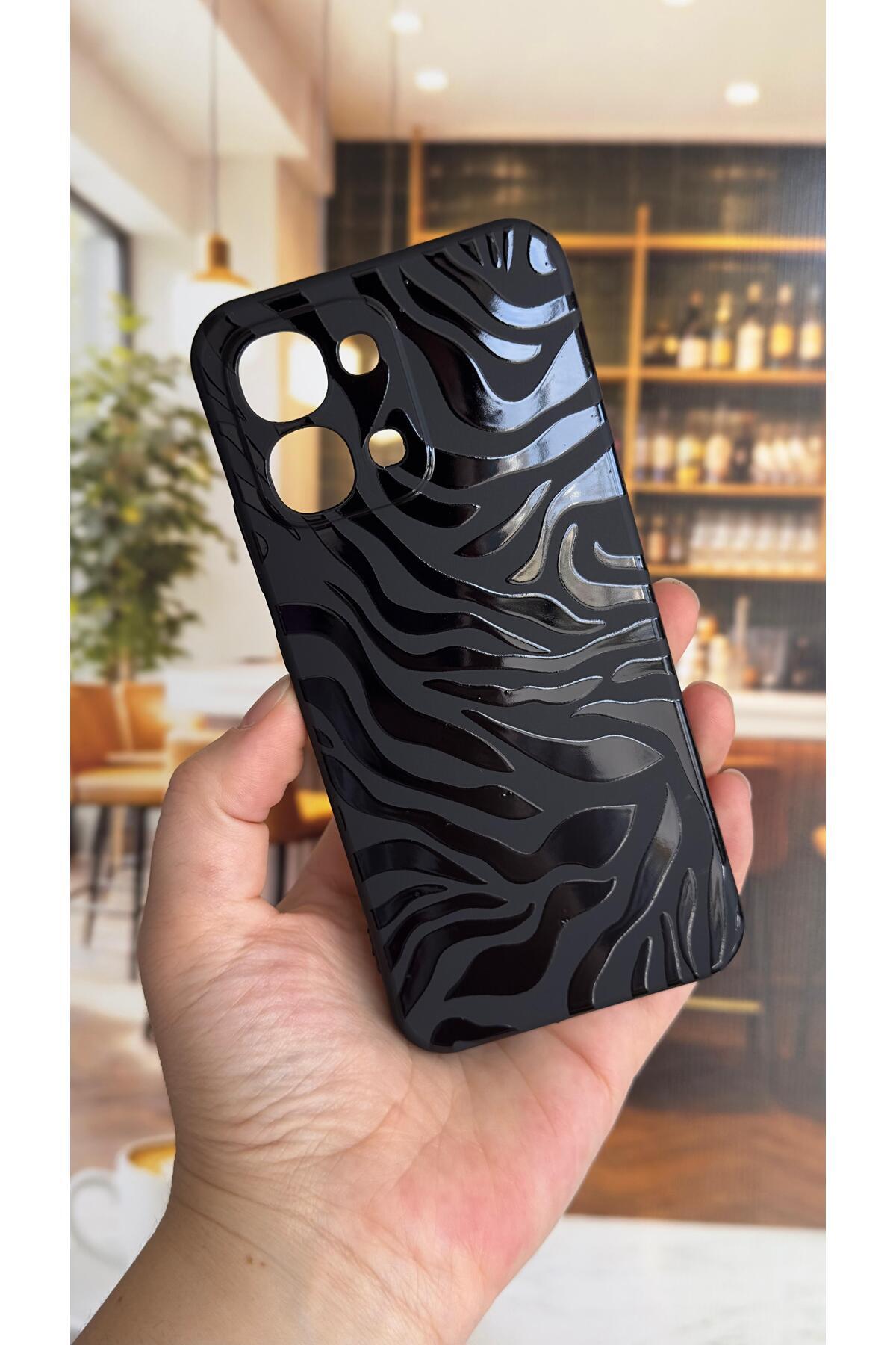 Oppo A6 Pro Uyumlu Zebra Desenli Silikon Darbe Emici Klasik Korumalı Rubber Kılıf