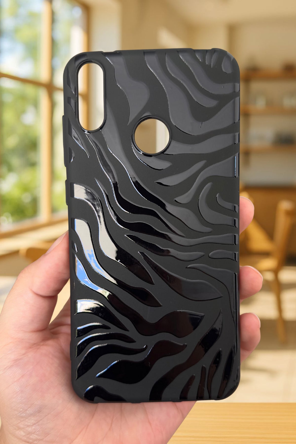 HUAWEİ Y6 2019 Uyumlu Zebra Desenli Silikon Darbe Emici Klasik Korumalı Rubber Kılıf
