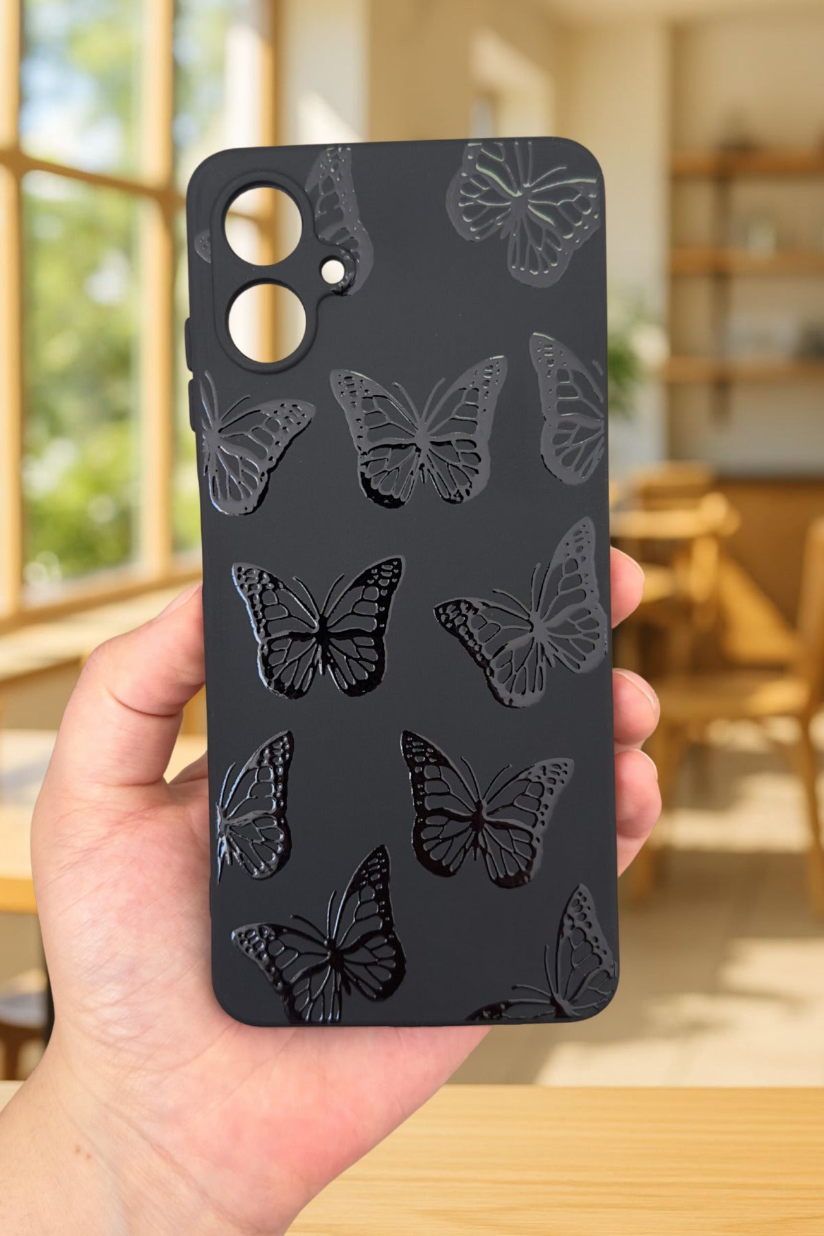 Samsung Galaxy A07 Uyumlu Siyah Kelebek Desenli Silikon Darbe Emici Klasik Korumalı Rubber Kılıf