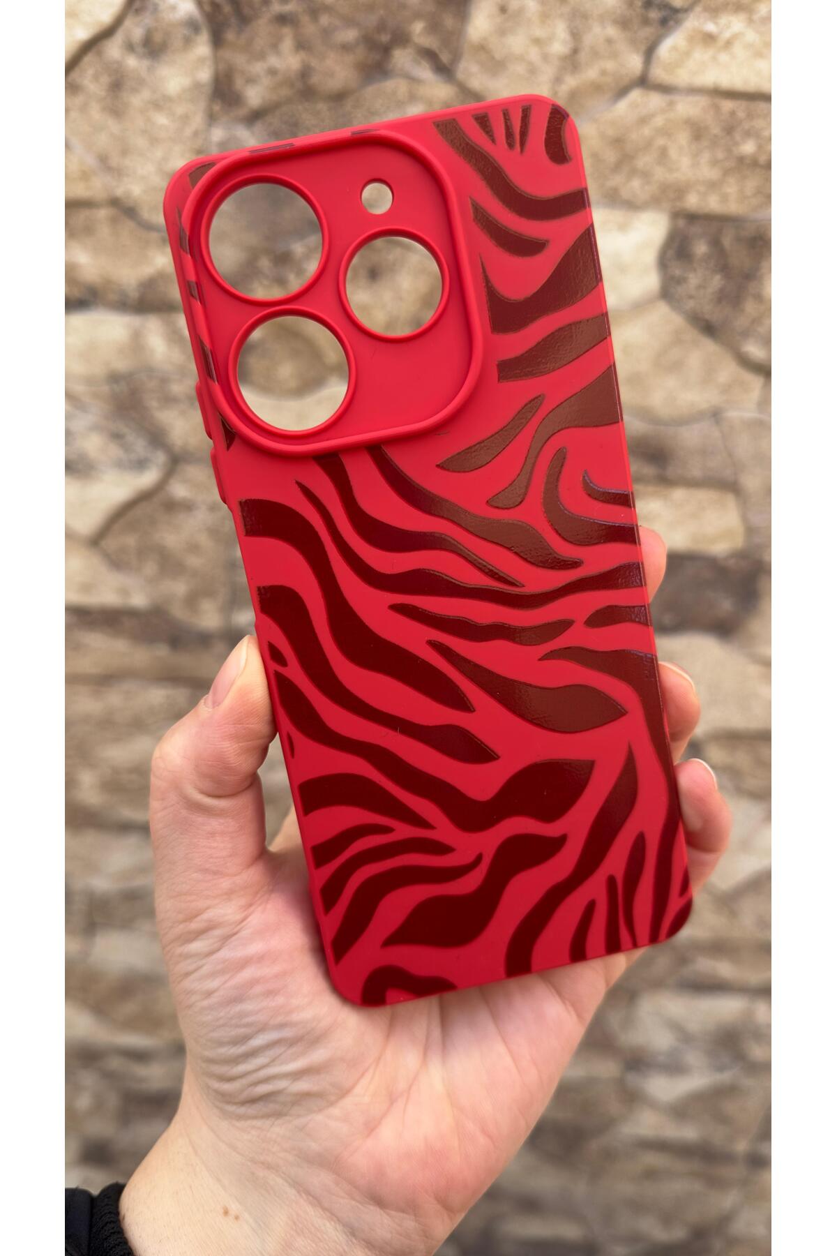 Tecno Spark 10 PRO Uyumlu Kırmızı Zebra Desenli Silikon Darbe Emici Klasik Korumalı Rubber Kılıf