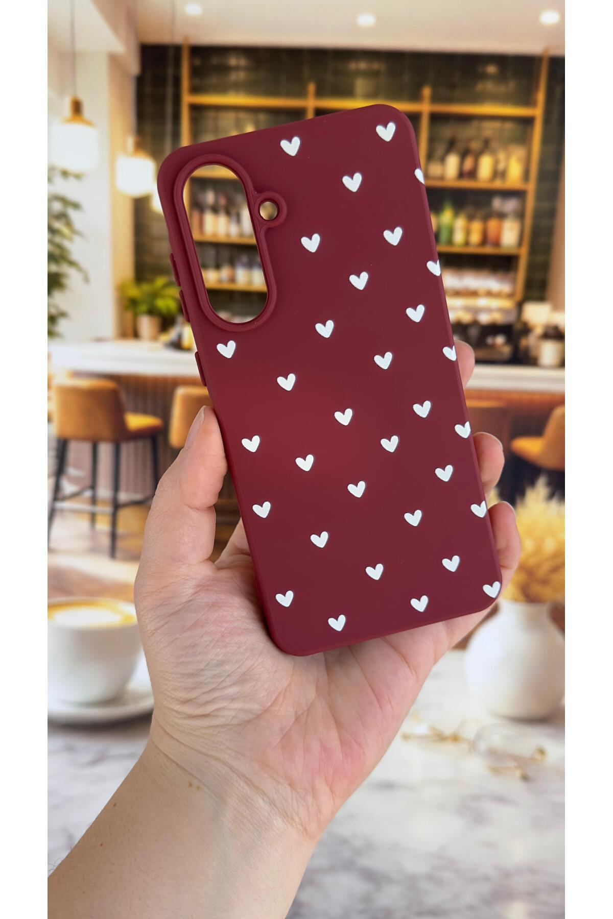 Samsung Galaxy A26 Uyumlu Beyaz Kalp Desenli Silikon Darbe Emici Klasik Korumalı Rubber Kılıf