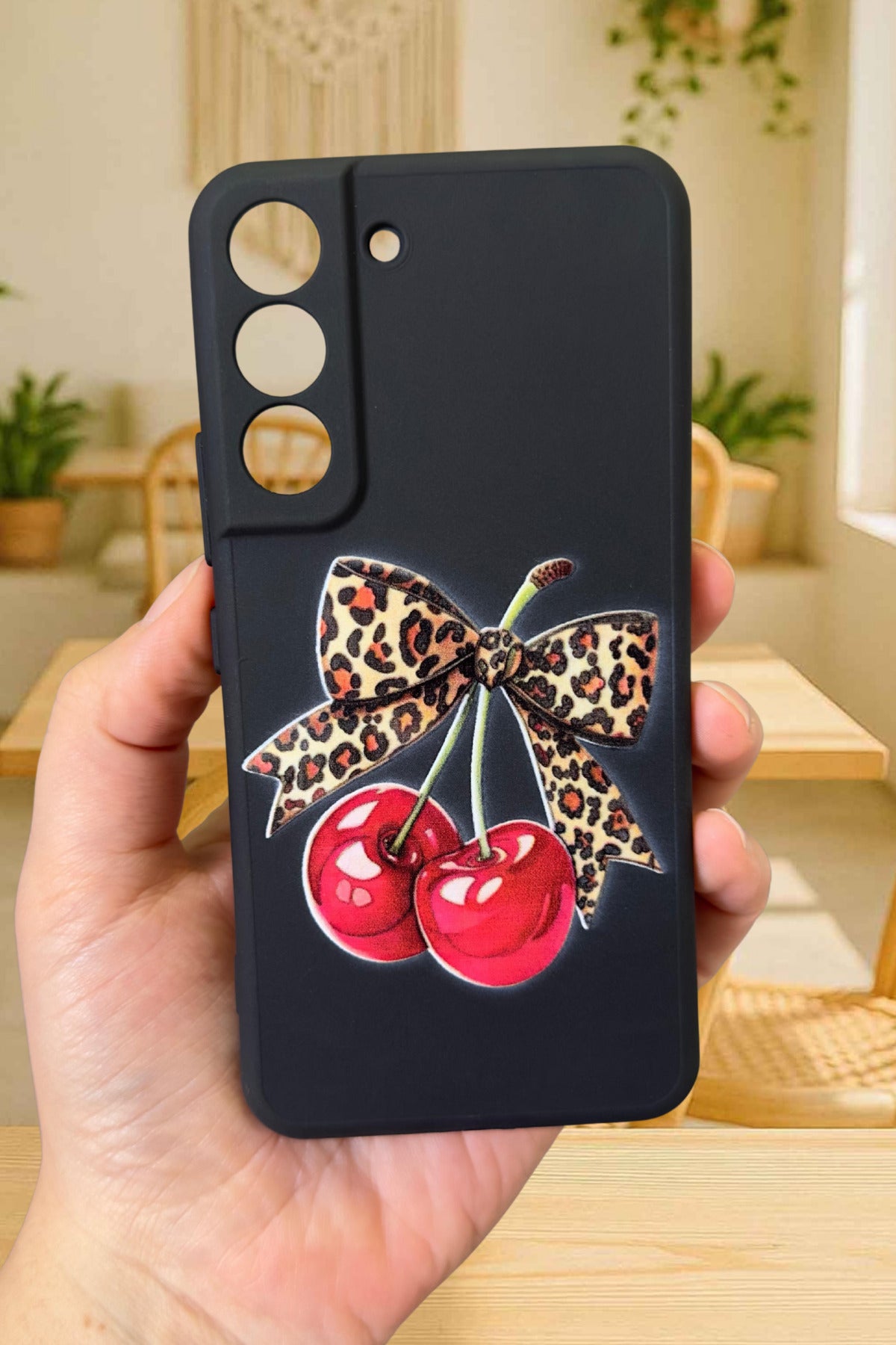 Samsung Galaxy S22 Uyumlu Kiraz Leopar Fiyonk Desenli Silikon Darbe Emici Rubber Kılıf