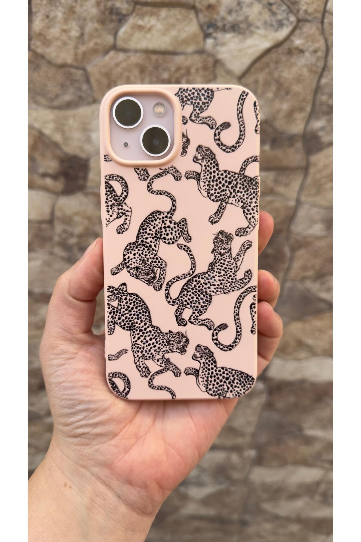 iPhone 13 Uyumlu Leopar Desenli Silikon Darbe Emici Klasik Korumalı Rubber Kılıf