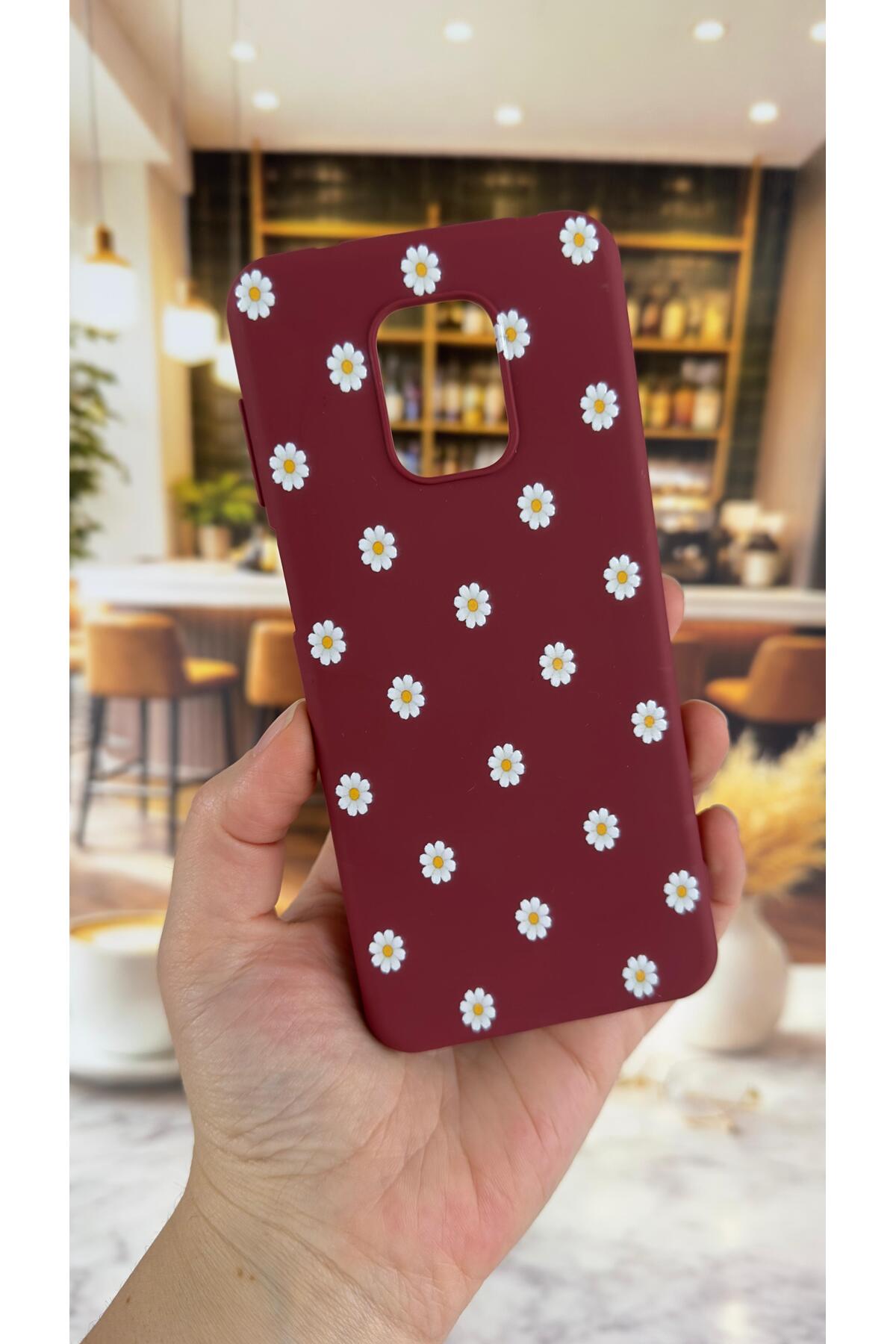 Redmi Note 9 Pro/9S Uyumlu Beyaz Papatya Desenli Silikon Darbe Emici Klasik Korumalı Rubber Kılıf