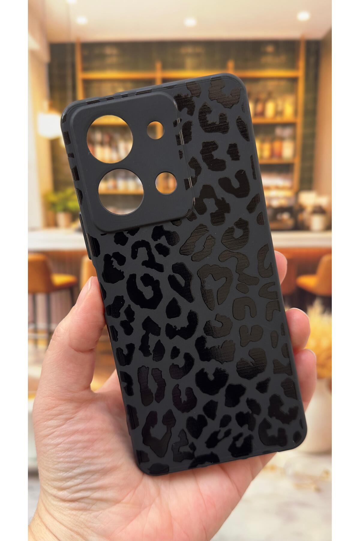 VİVO Y28 Uyumlu Siyah Leopar Desenli Silikon Darbe Emici Klasik Korumalı Rubber Kılıf