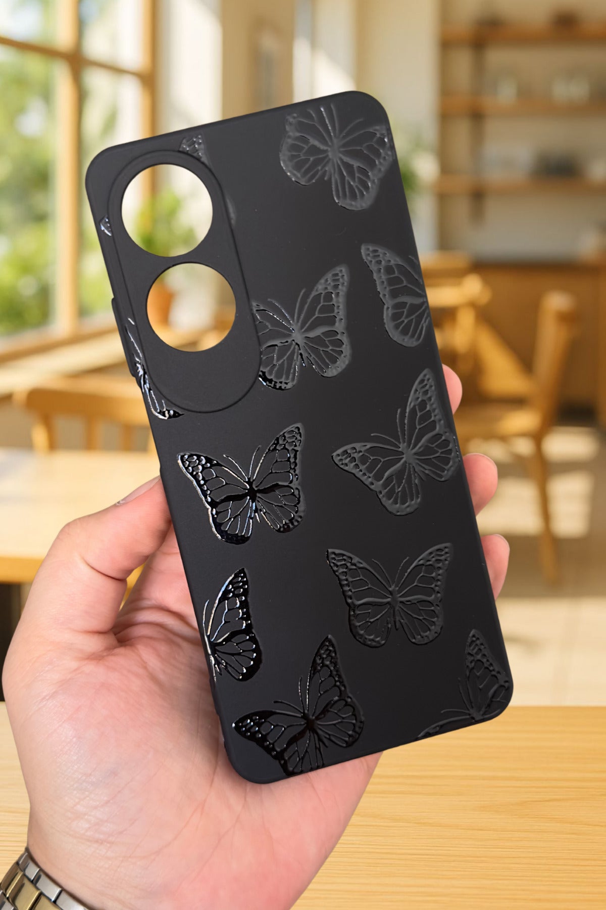 Oppo A60 Uyumlu Siyah Kelebek Desenli Silikon Darbe Emici Klasik Korumalı Rubber Kılıf