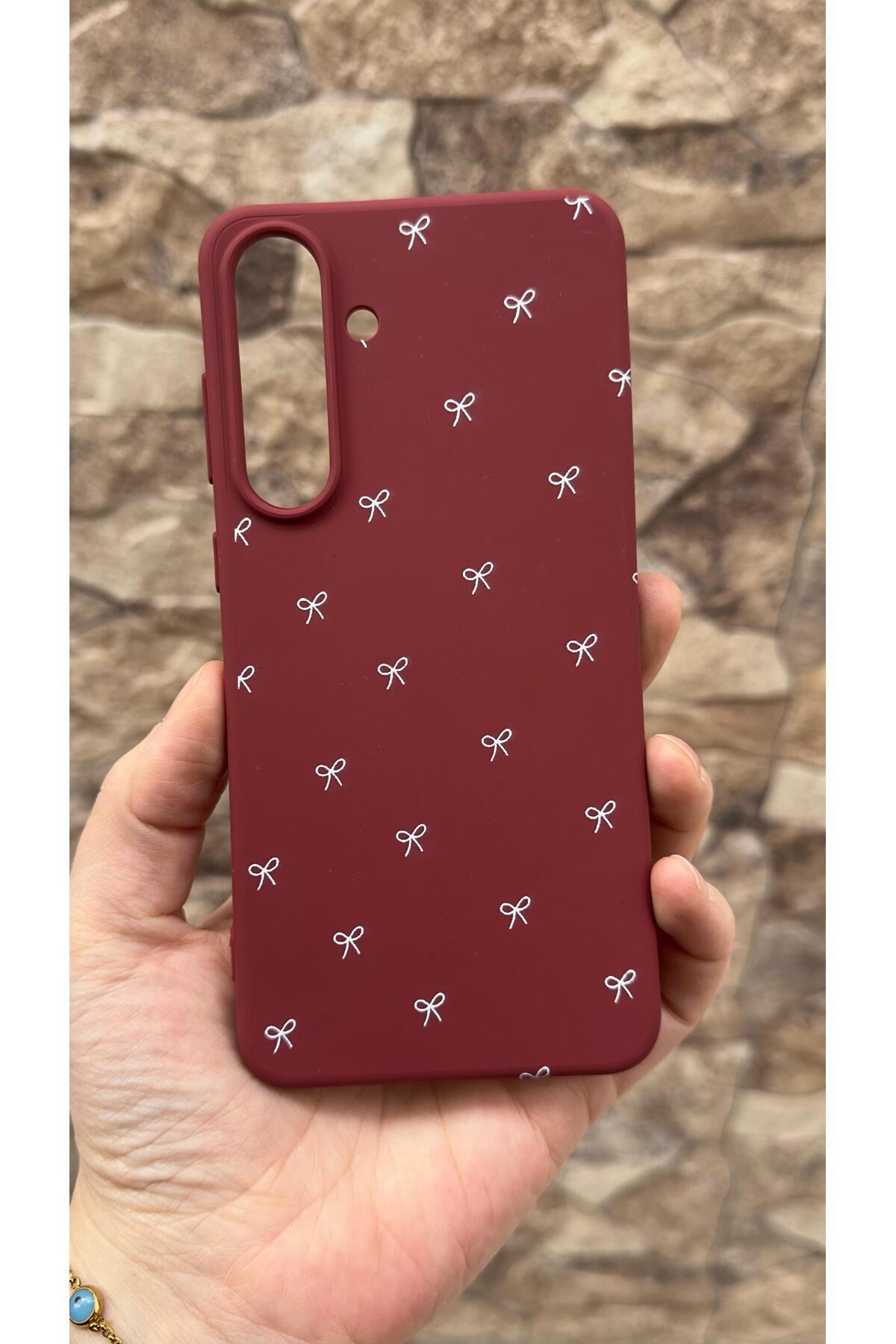 Samsung Galaxy S25 FE Uyumlu Beyaz Fiyonk Desenli Silikon Darbe Emici Klasik Korumalı Rubber Kılıf