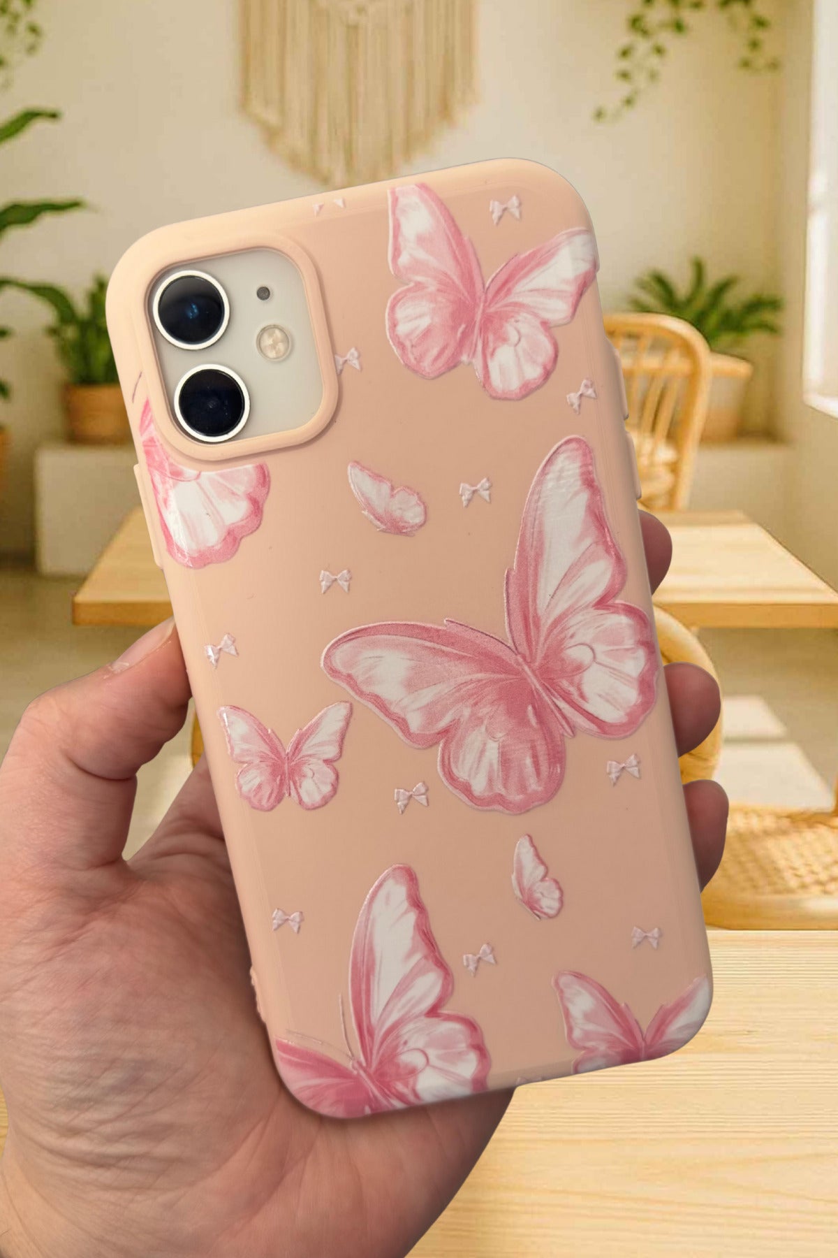 iPhone 11 Uyumlu Pembe Kelebek Desenli Silikon Darbe Emici Klasik Korumalı Rubber Kılıf