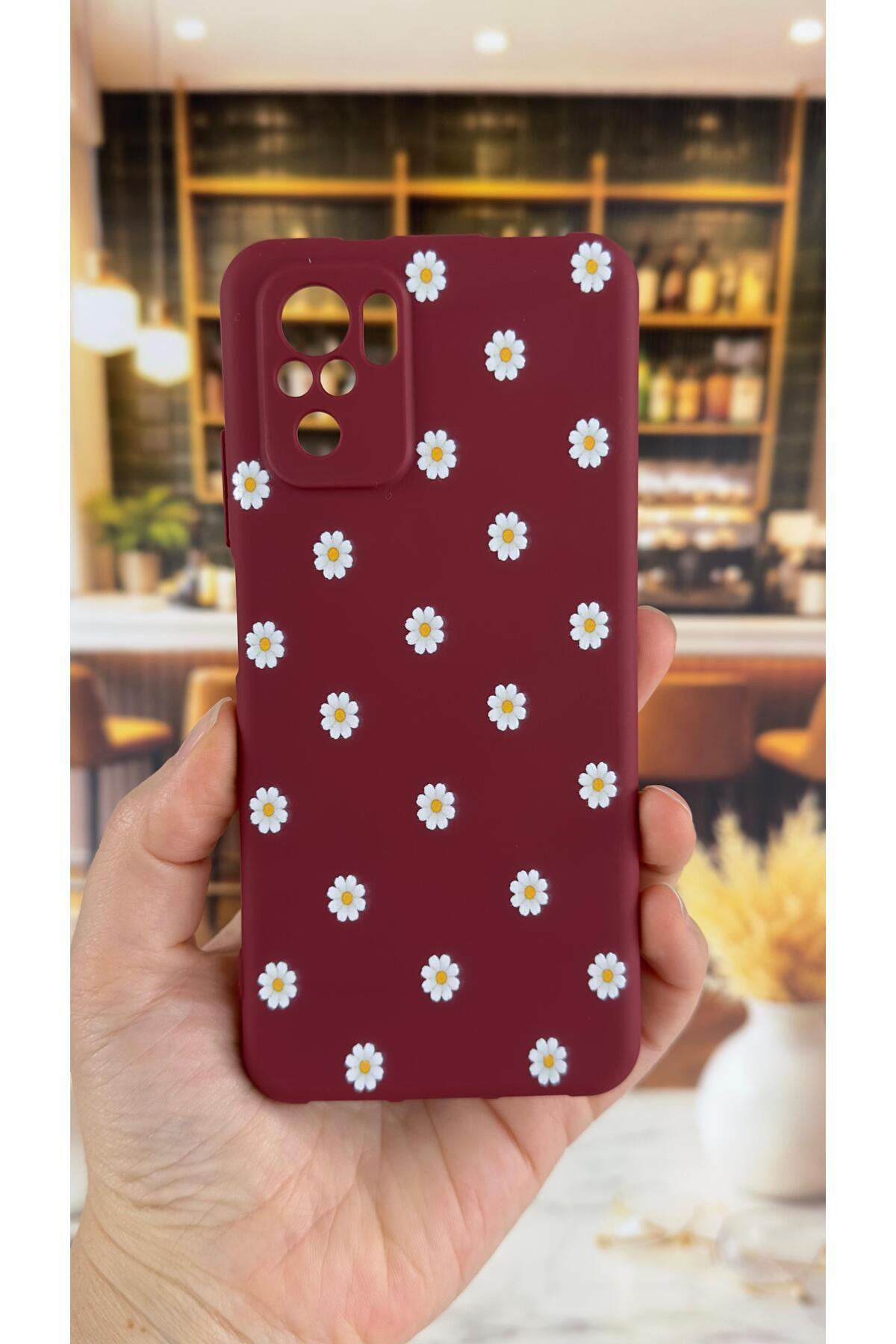 Redmi Note 10 ve 10S Uyumlu Beyaz Papatya Desenli Silikon Darbe Emici Klasik Korumalı Rubber Kılıf