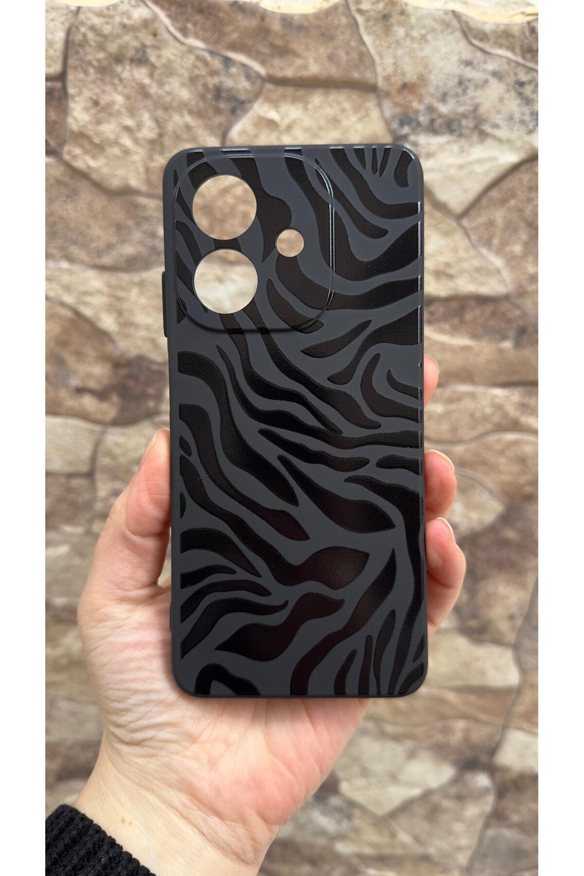 Oppo A3 Uyumlu Zebra Desenli Silikon Darbe Emici Klasik Korumalı Rubber Kılıf