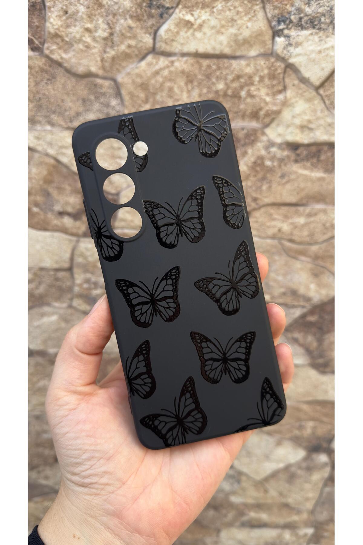 Samsung Galaxy A17 Uyumlu Siyah Kelebek Desenli Silikon Darbe Emici Klasik Korumalı Rubber Kılıf