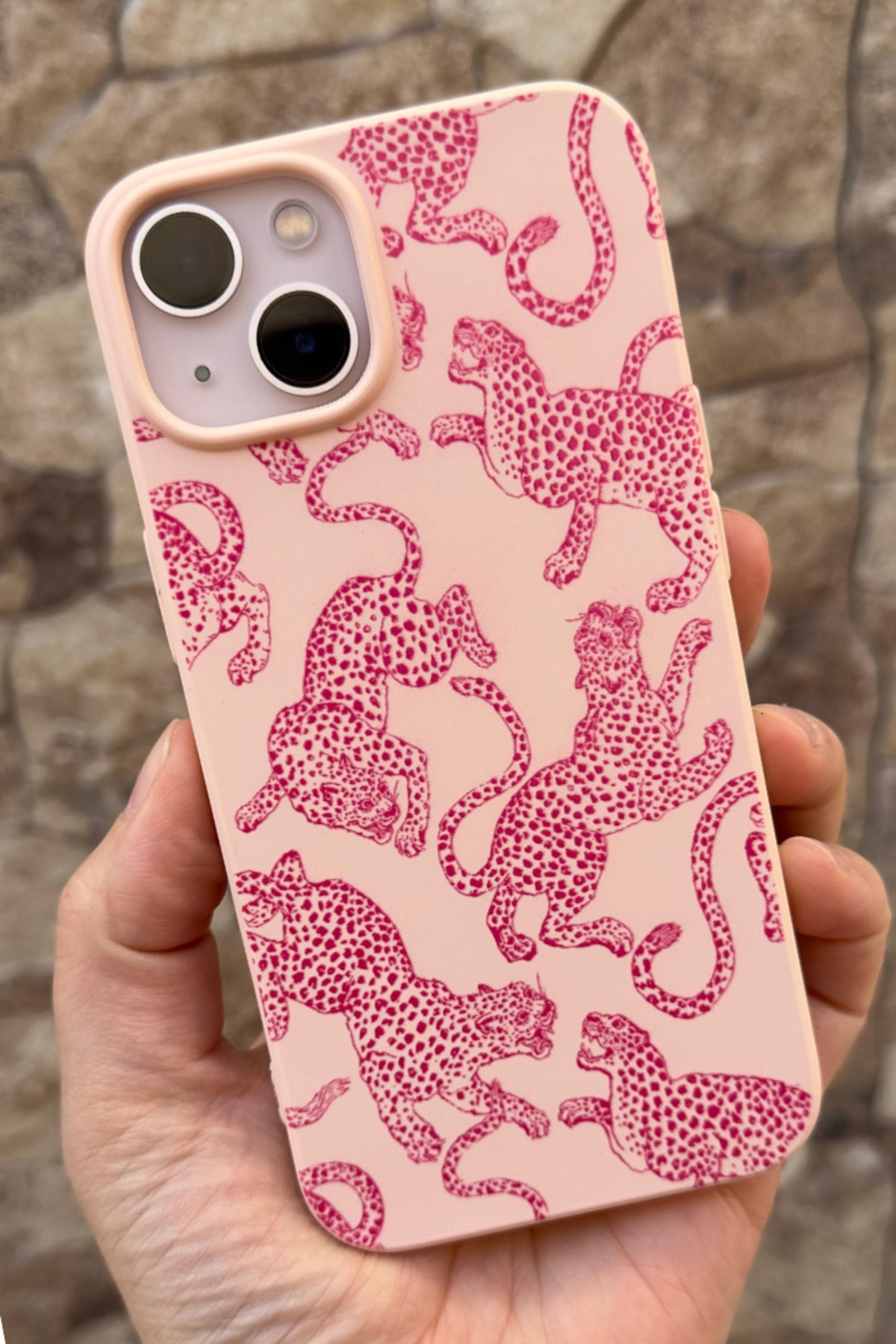 iPhone 13 Uyumlu Pembe Leopar Desenli Silikon Darbe Emici Klasik Korumalı Rubber Kılıf