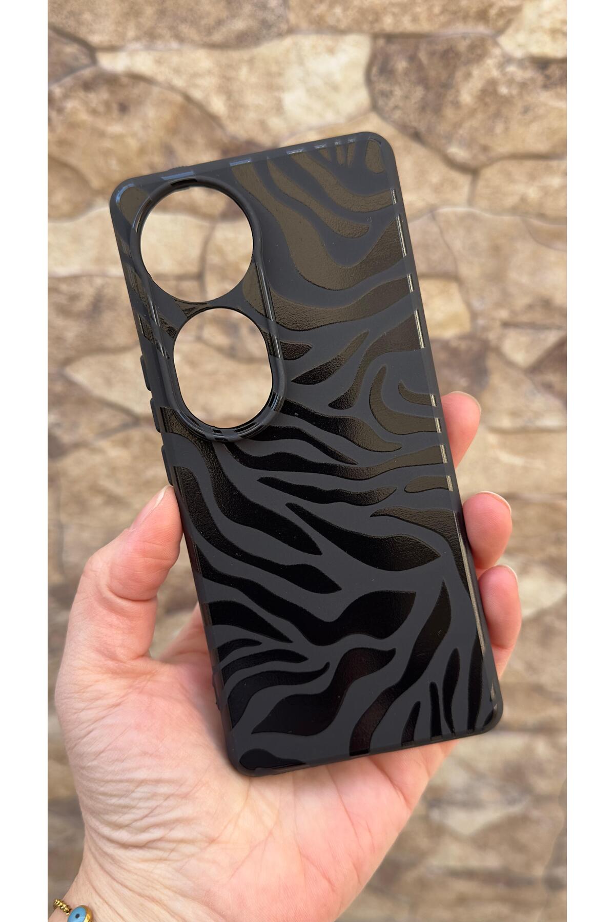 Vivo V40 5G Uyumlu Zebra Desenli Silikon Darbe Emici Klasik Korumalı Rubber Kılıf