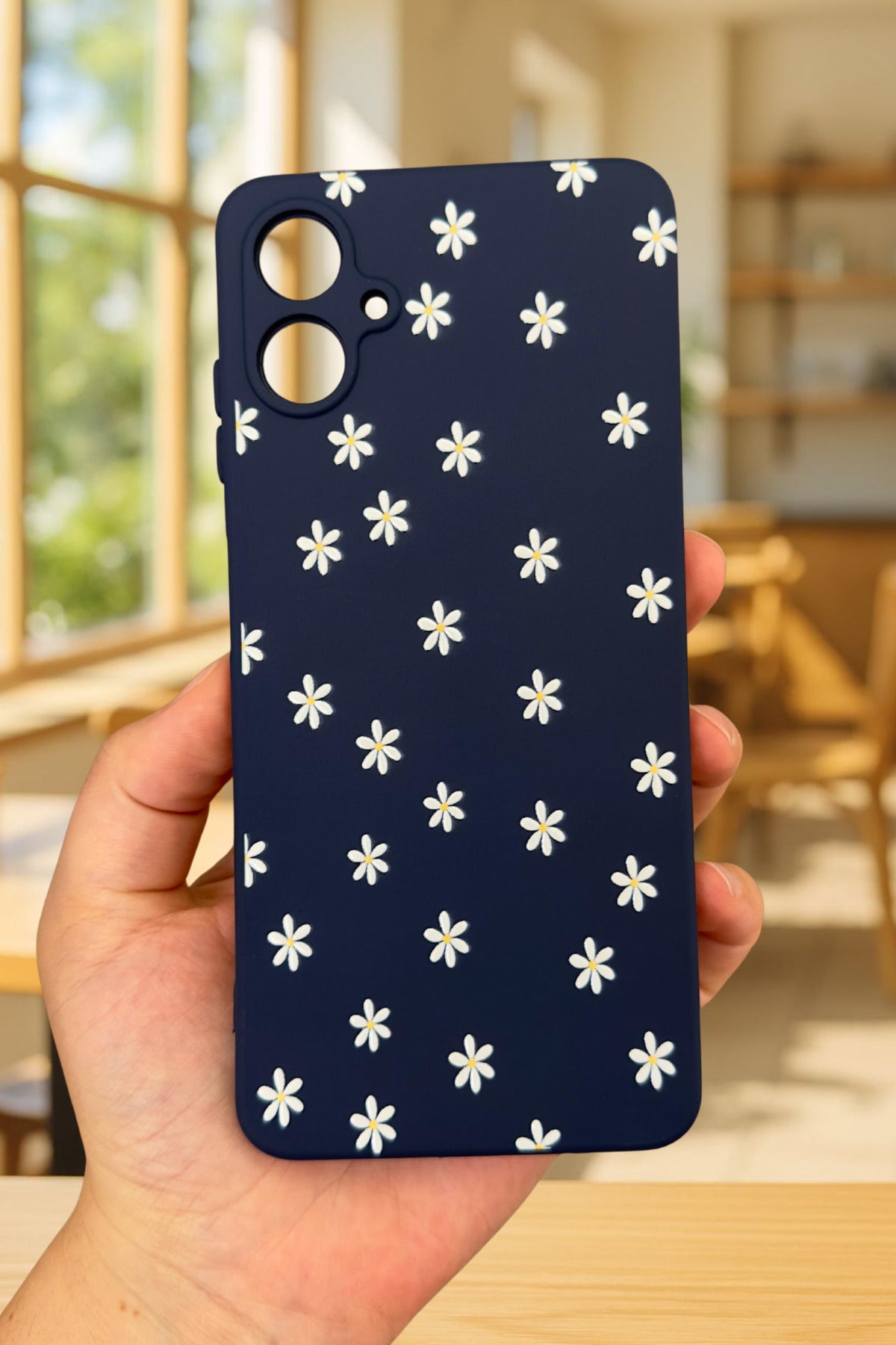 Samsung Galaxy A07 Uyumlu Mini Papatya Desenli Silikon Darbe Emici Klasik Korumalı Rubber Kılıf