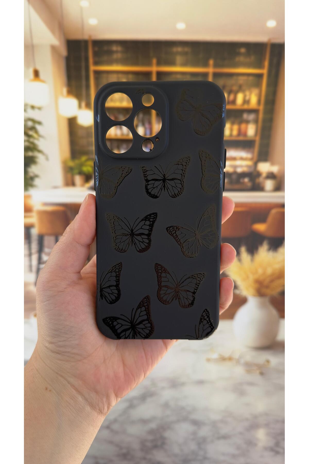 iPhone 14 Pro Max Uyumlu Siyah Kelebek Desenli Silikon Darbe Emici Klasik Korumalı Rubber Kılıf