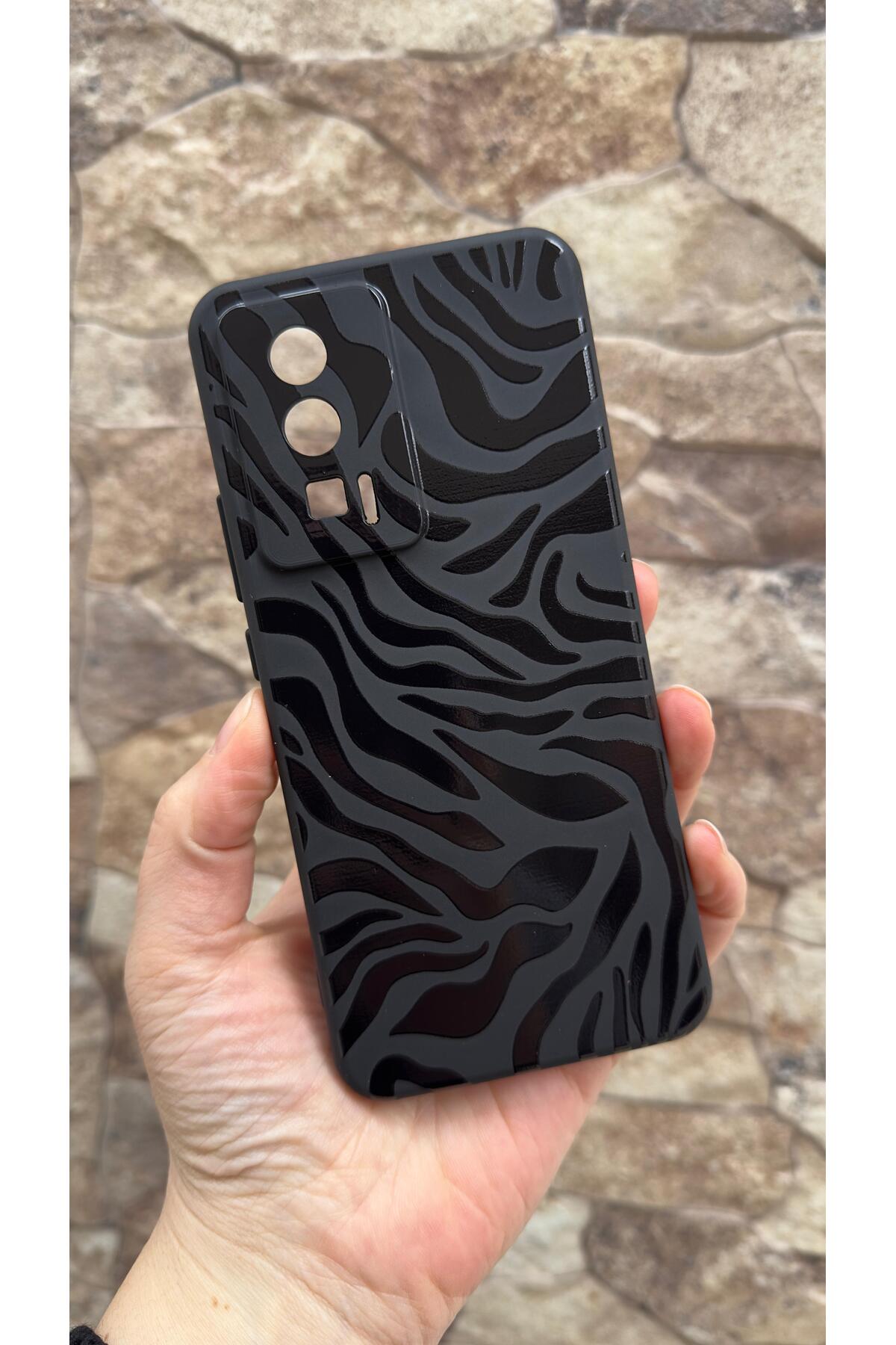 Poco F5 Pro Uyumlu Zebra Desenli Silikon Darbe Emici Klasik Korumalı Rubber Kılıf