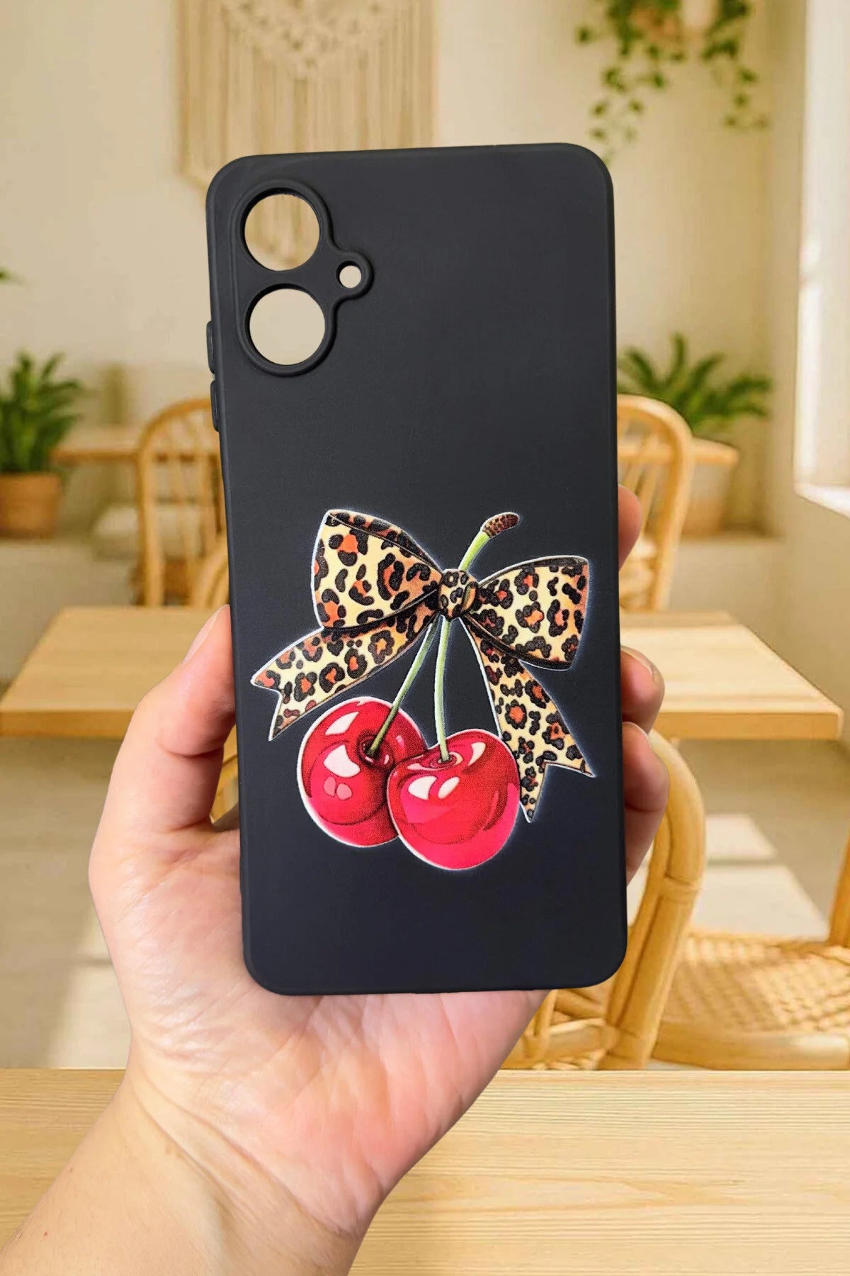 Samsung Galaxy A07 Uyumlu Kirazlı Leopar Fiyonk Desenli Silikon Darbe Emici Rubber Kılıf