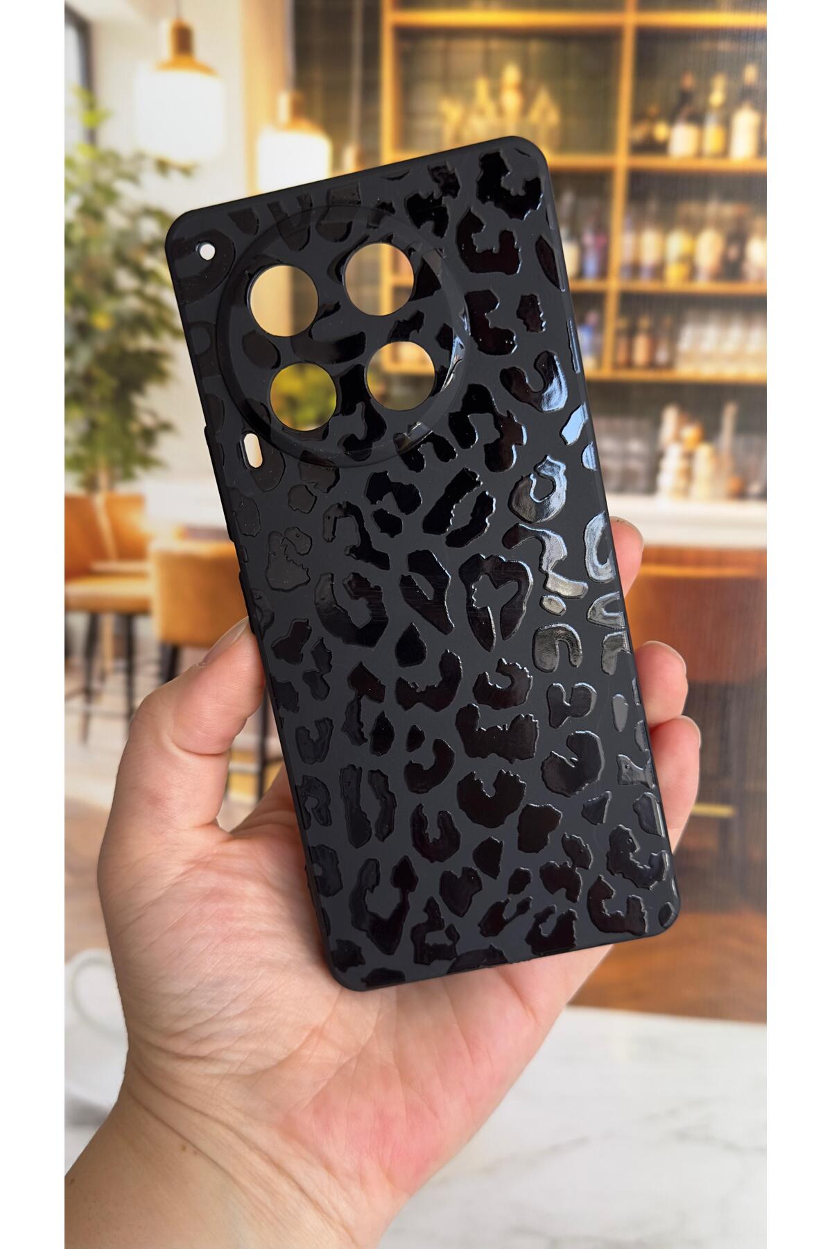 Tecno Camon 30 Uyumlu Leopar Desenli Silikon Darbe Emici Klasik Korumalı Rubber Kılıf